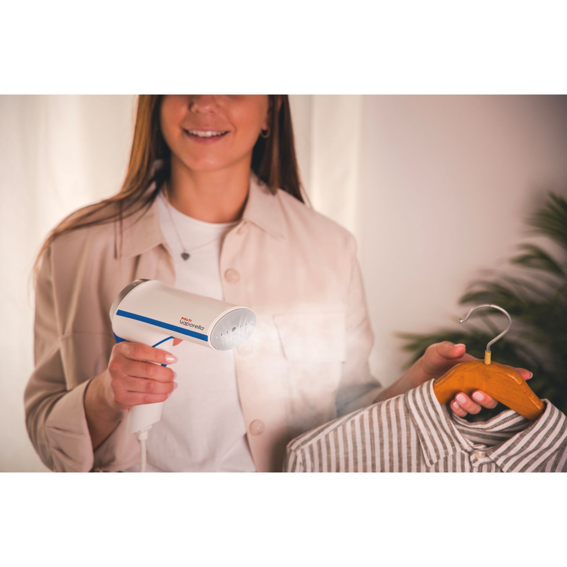 Föhn, Elektrisches Gerät, Kleidung, Mantel, Finger