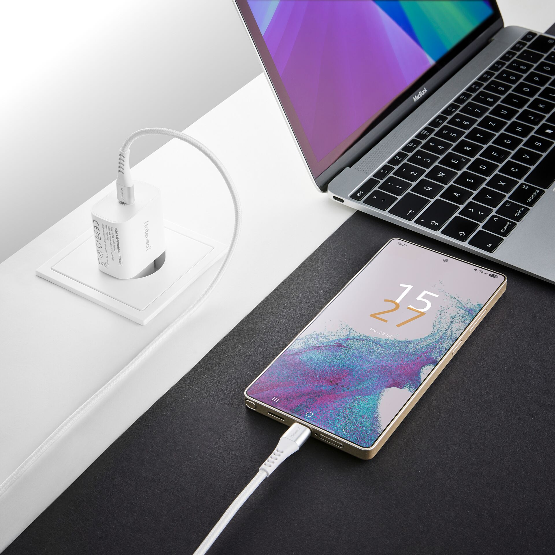 Adapter, Elektronik, USB-C-Kabel, Ladekabel, weiß, Textilummantelung, geflochten