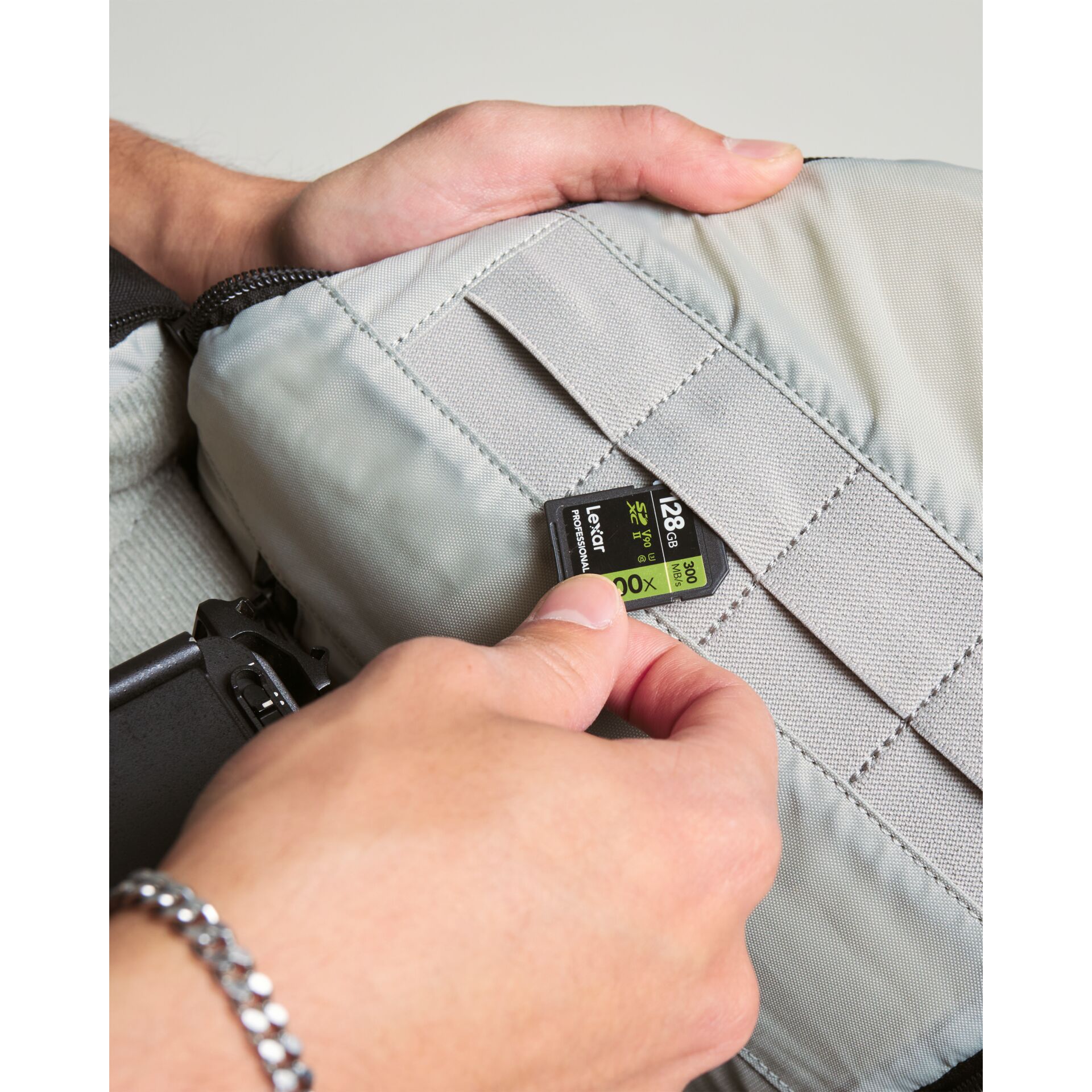 Finger, Person, Computerausrüstung, Zubehör, Tasche