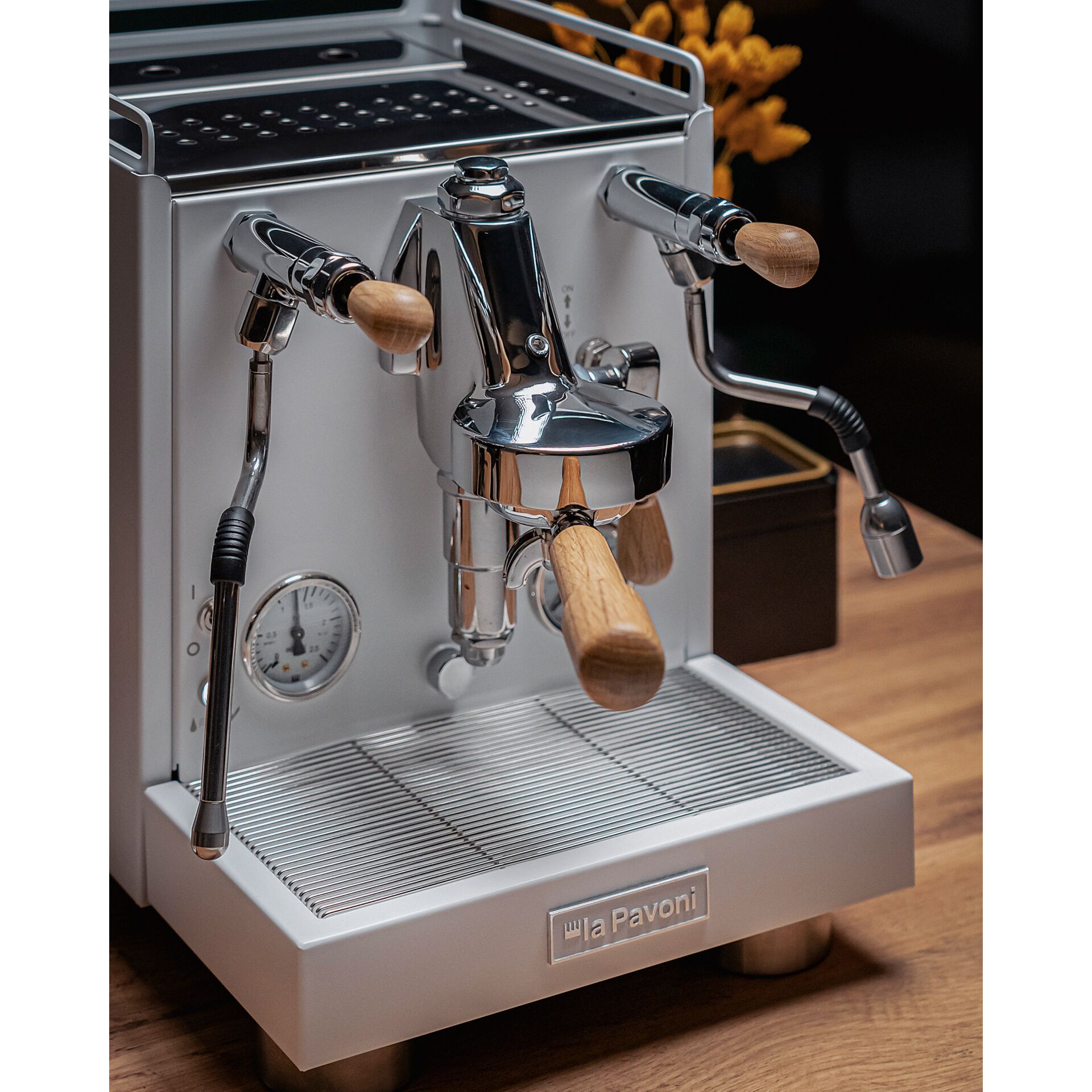 Espresso machine, Kaffeemaschine, Siebträgermaschine, Chromed surfaces, Holzgriffe