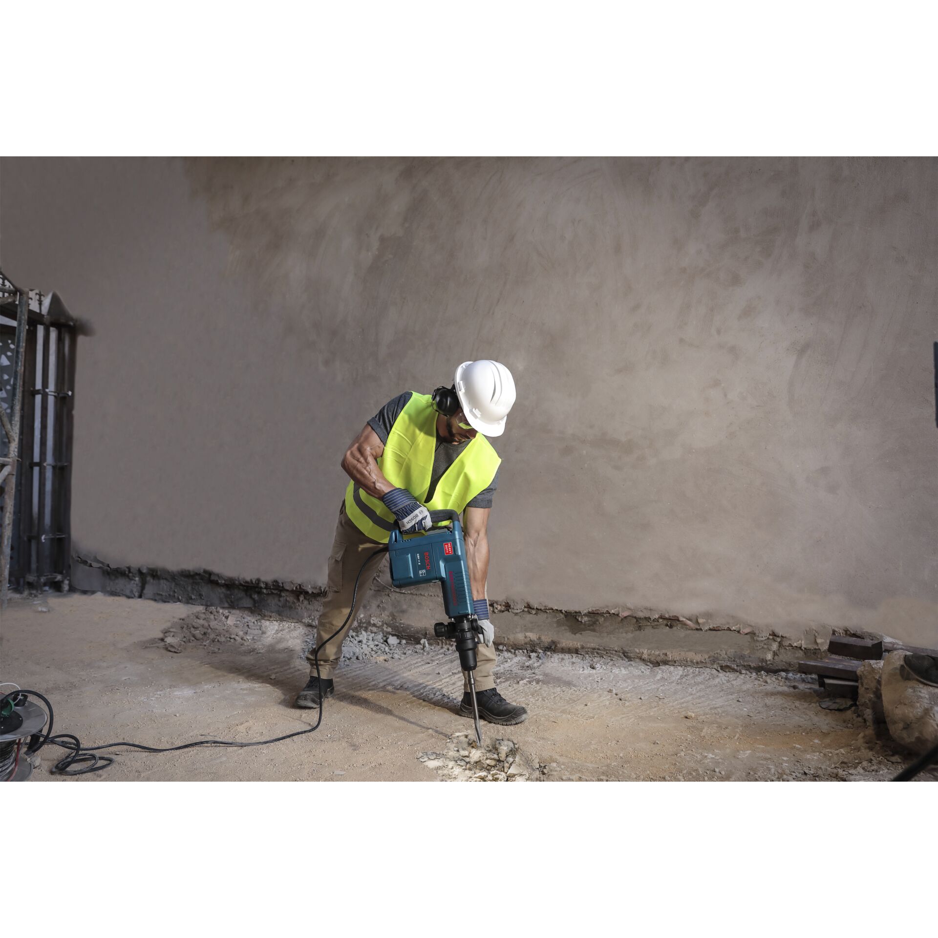 Person, Arbeiter, Elektrische Bohrmaschine, Werkzeug, Helm