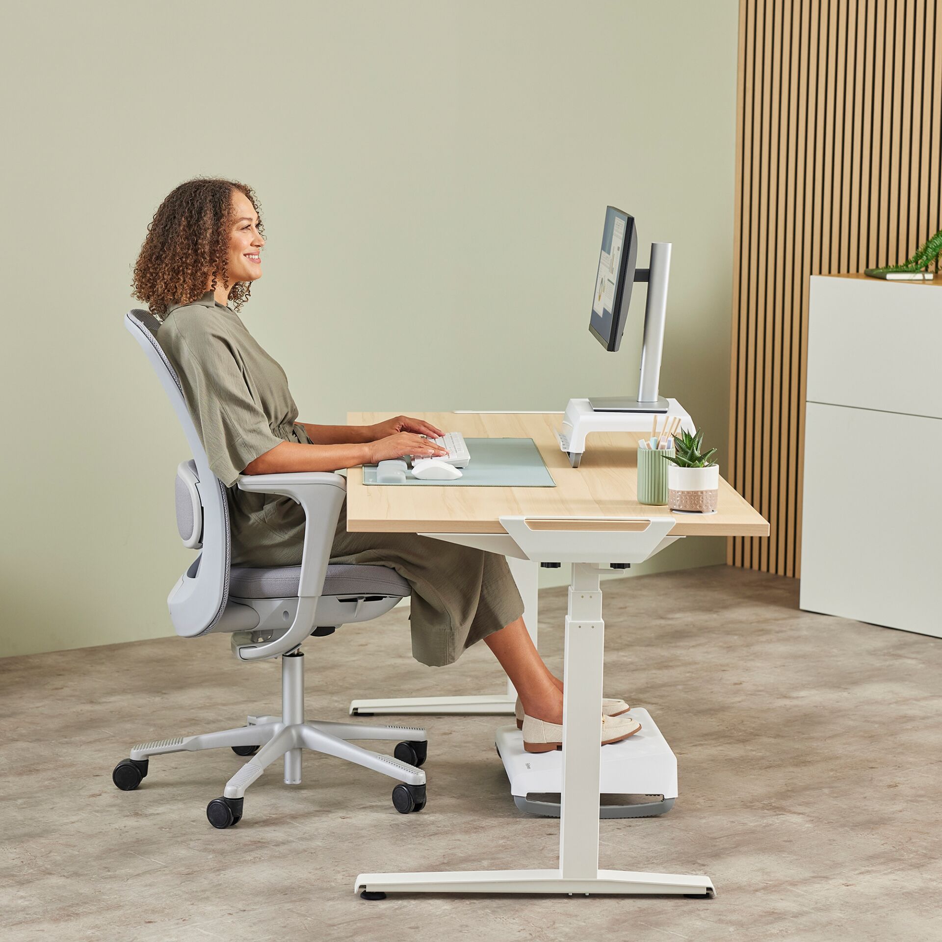 Moebel, Tabelle, Schreibtisch, Stuhl, Person