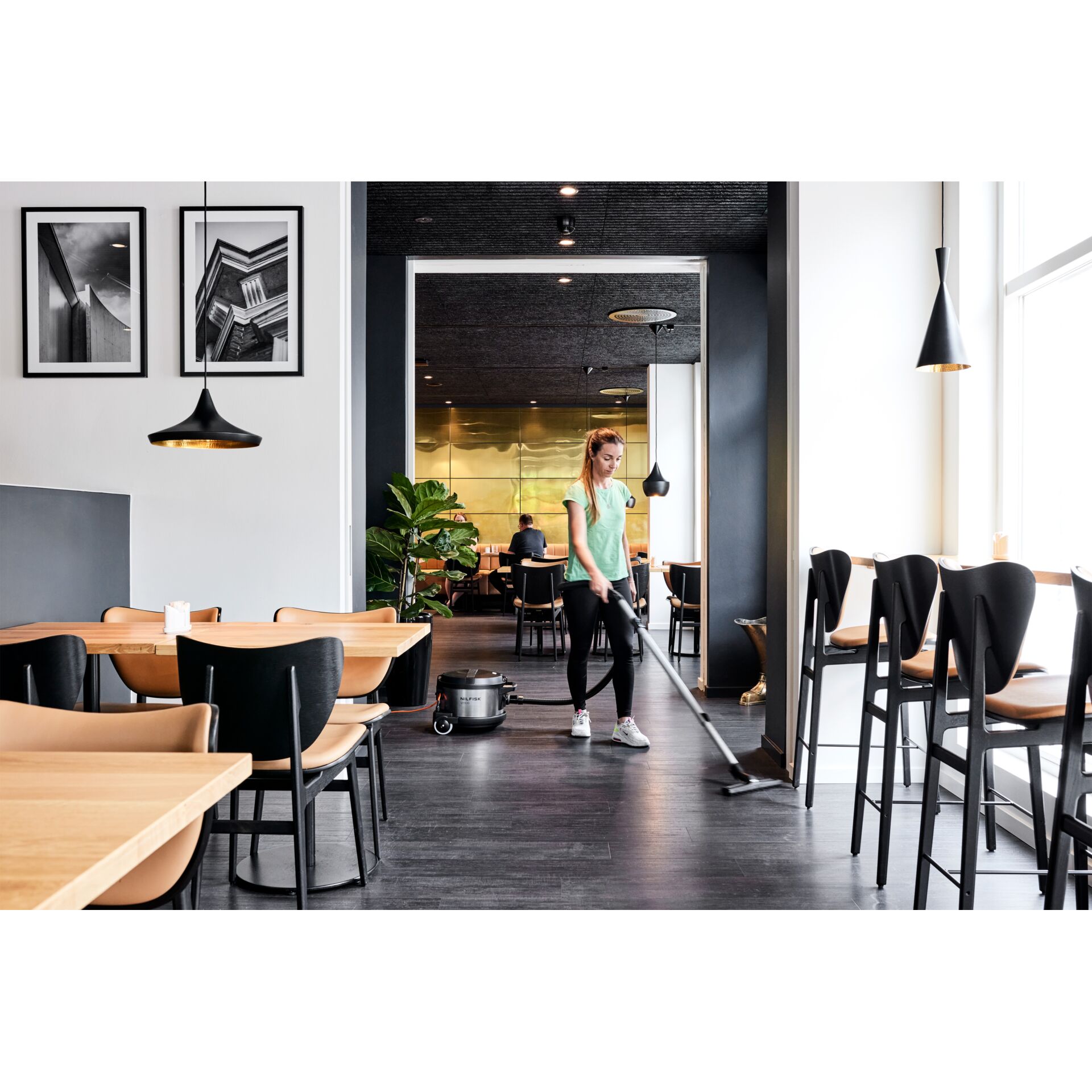 Innenarchitektur, Schuh, Person, Tabelle, Stuhl