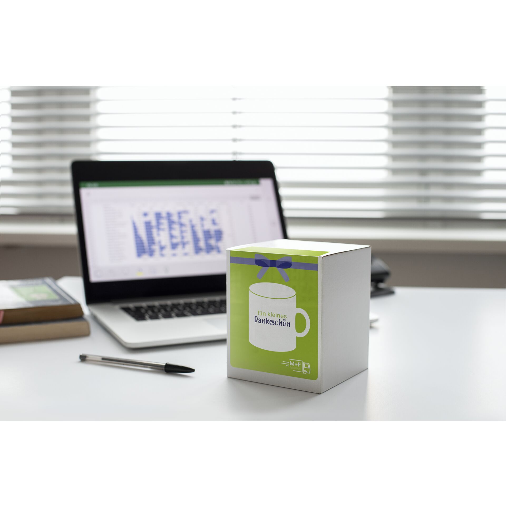 Computer, Laptop, PC, Tabelle, Stift