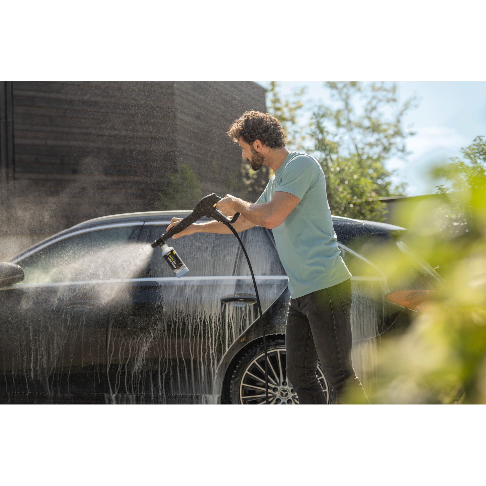 Auto, Autowaschanlage, Fahrzeug, Person, Rad, Hochdruckreiniger, Autowäsche, Waschmittelflasche, Schlauchpistole, Car Cleaning