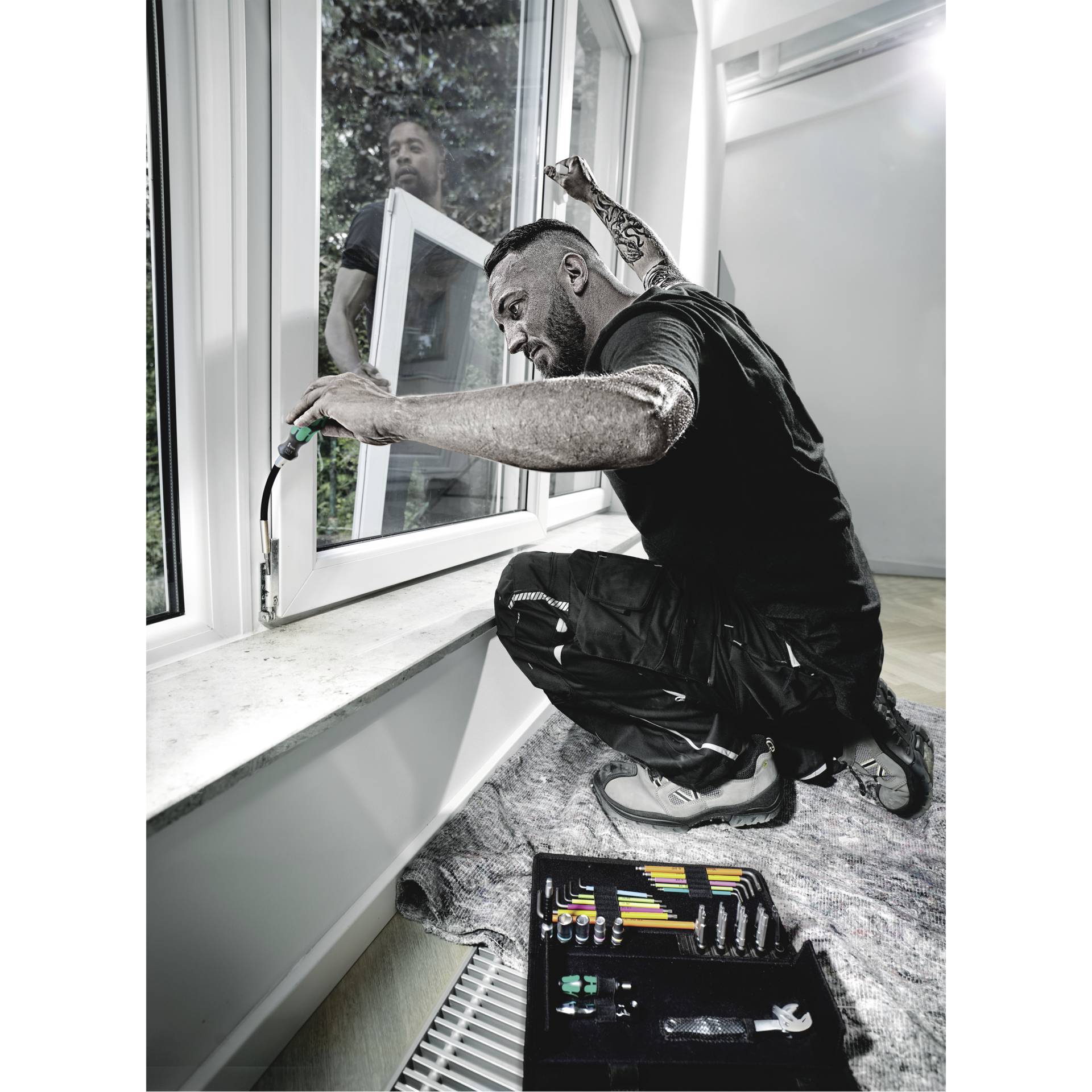 Erwachsener, Männlich, Mann, Person, Fensterbank