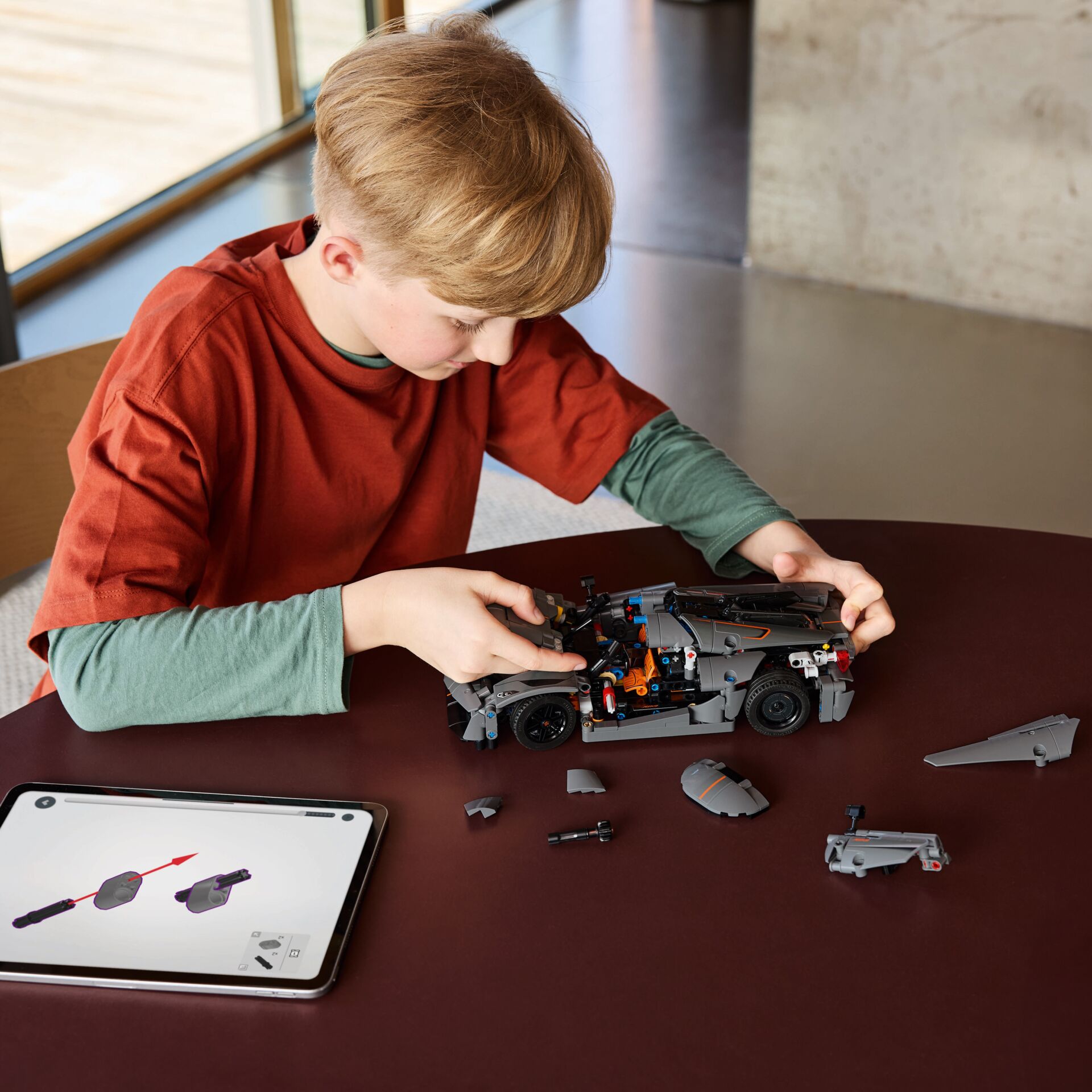 Konstruktion LEGO, Modelbau, Auto, Graues Modell, Bauteile