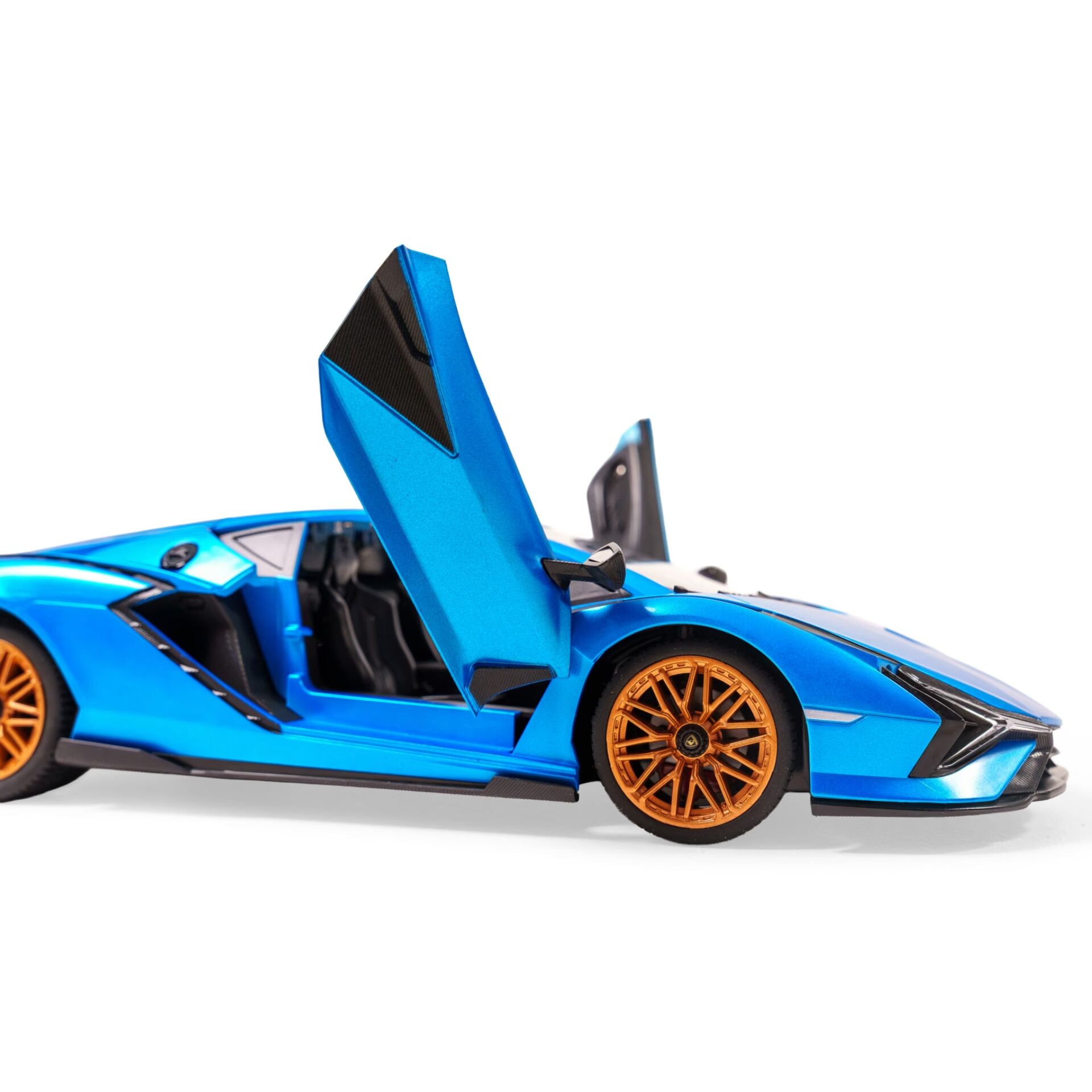 Sportwagen, Kara Tuning, Flügeltürer, Gummispeichen, Blau