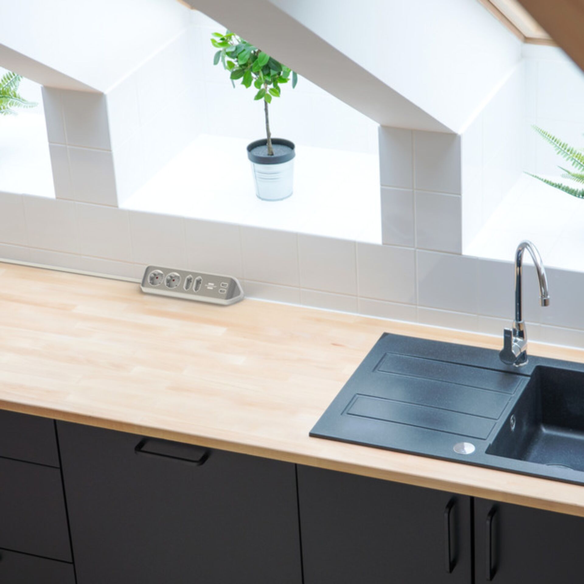 Sinken, Waschbeckenhahn, Pflanze, Innenarchitektur, Fensterbank