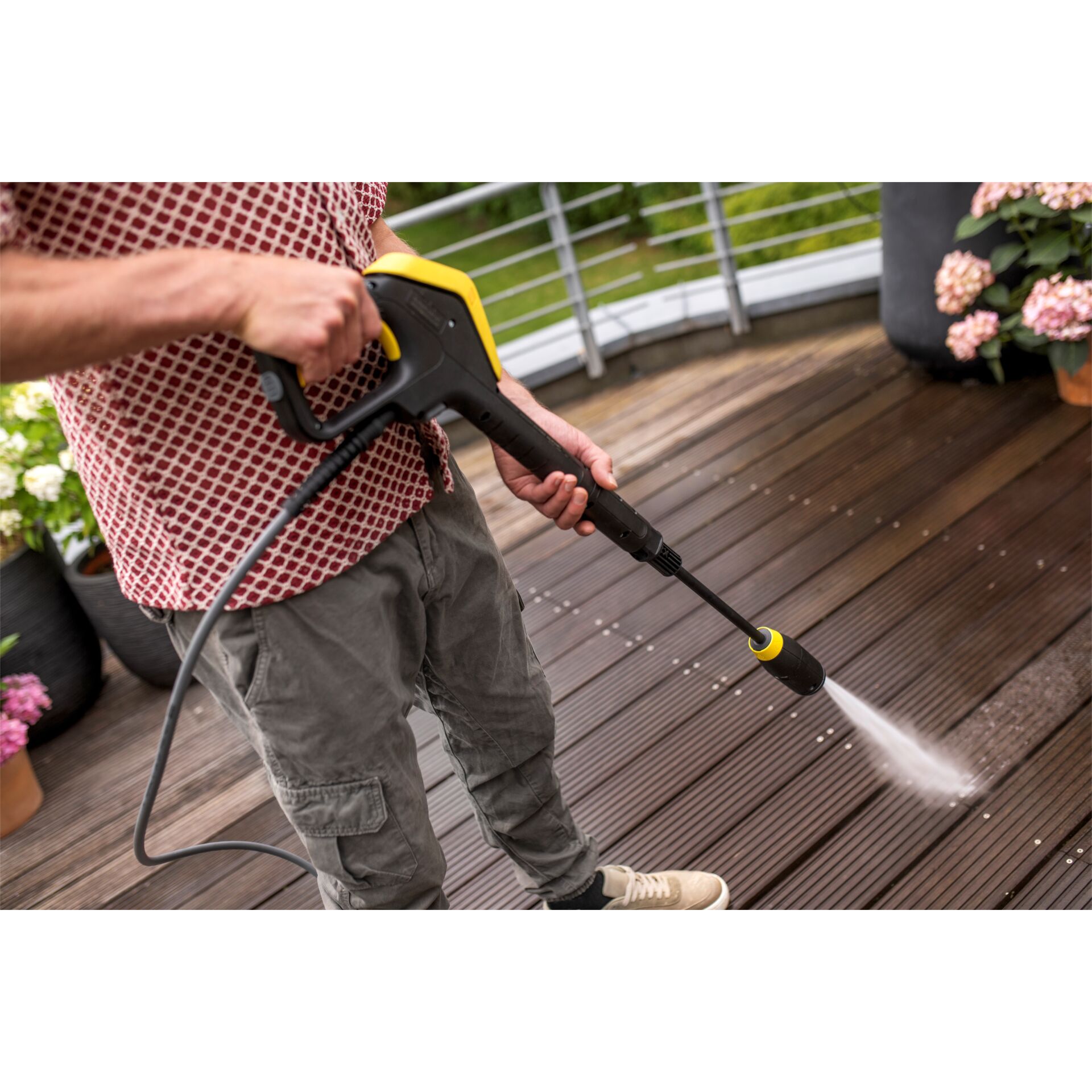 Drinnen, Innenarchitektur, Elektrische Bohrmaschine, Werkzeug, Holzpaneele