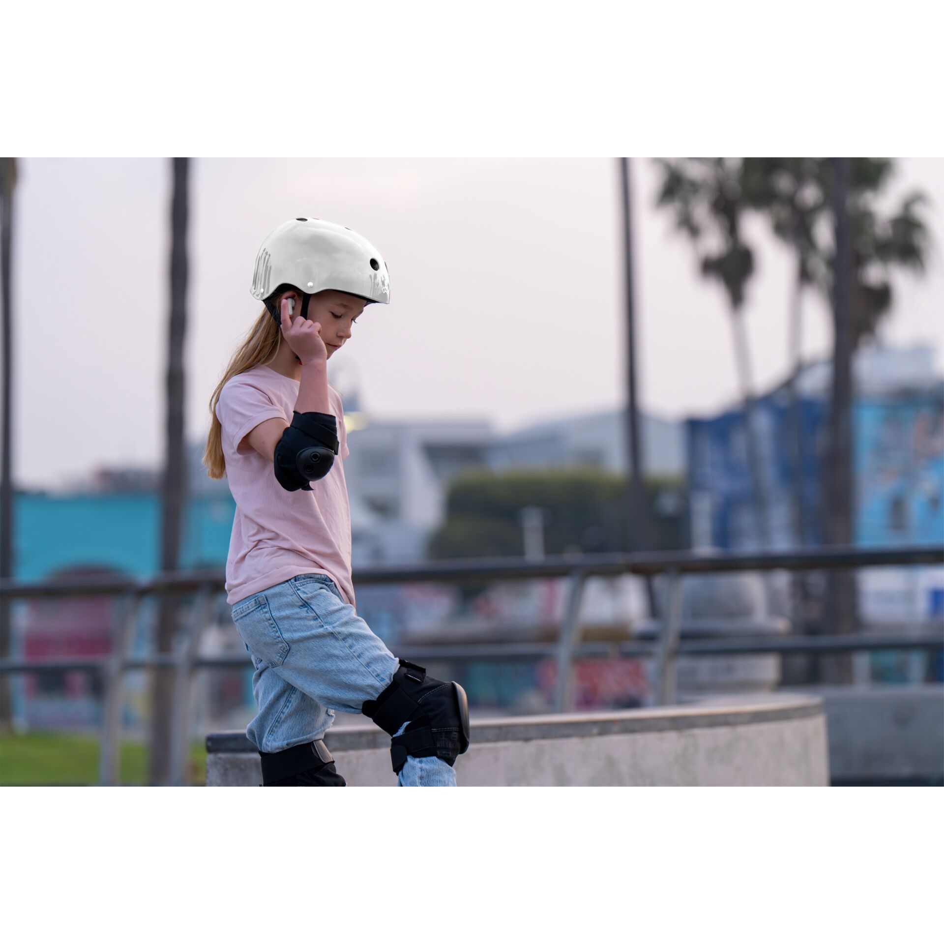 Photographie, Hosen, Person, Helm, Werfen