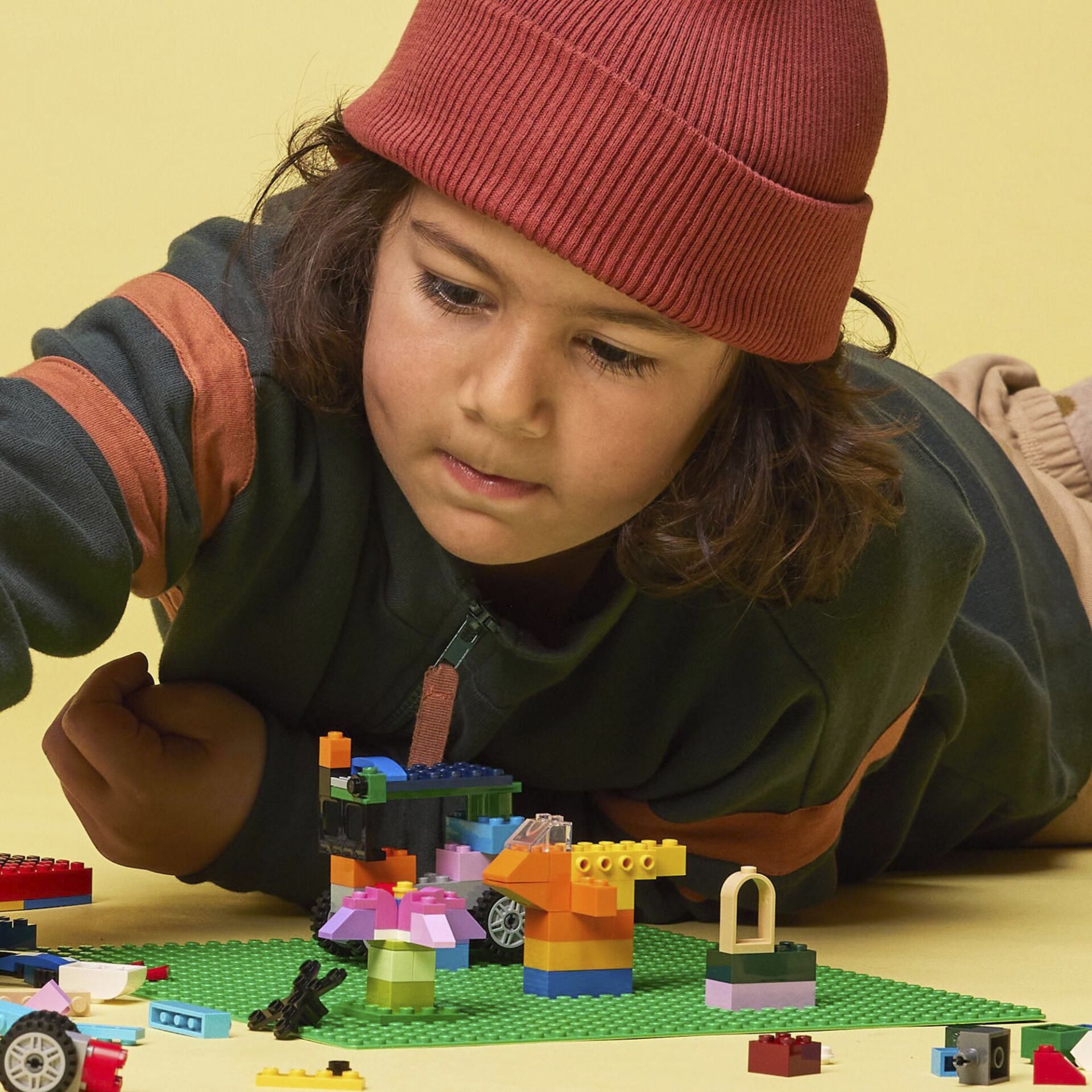 Person, Hut, Spielzeug, Mütze, Gesicht