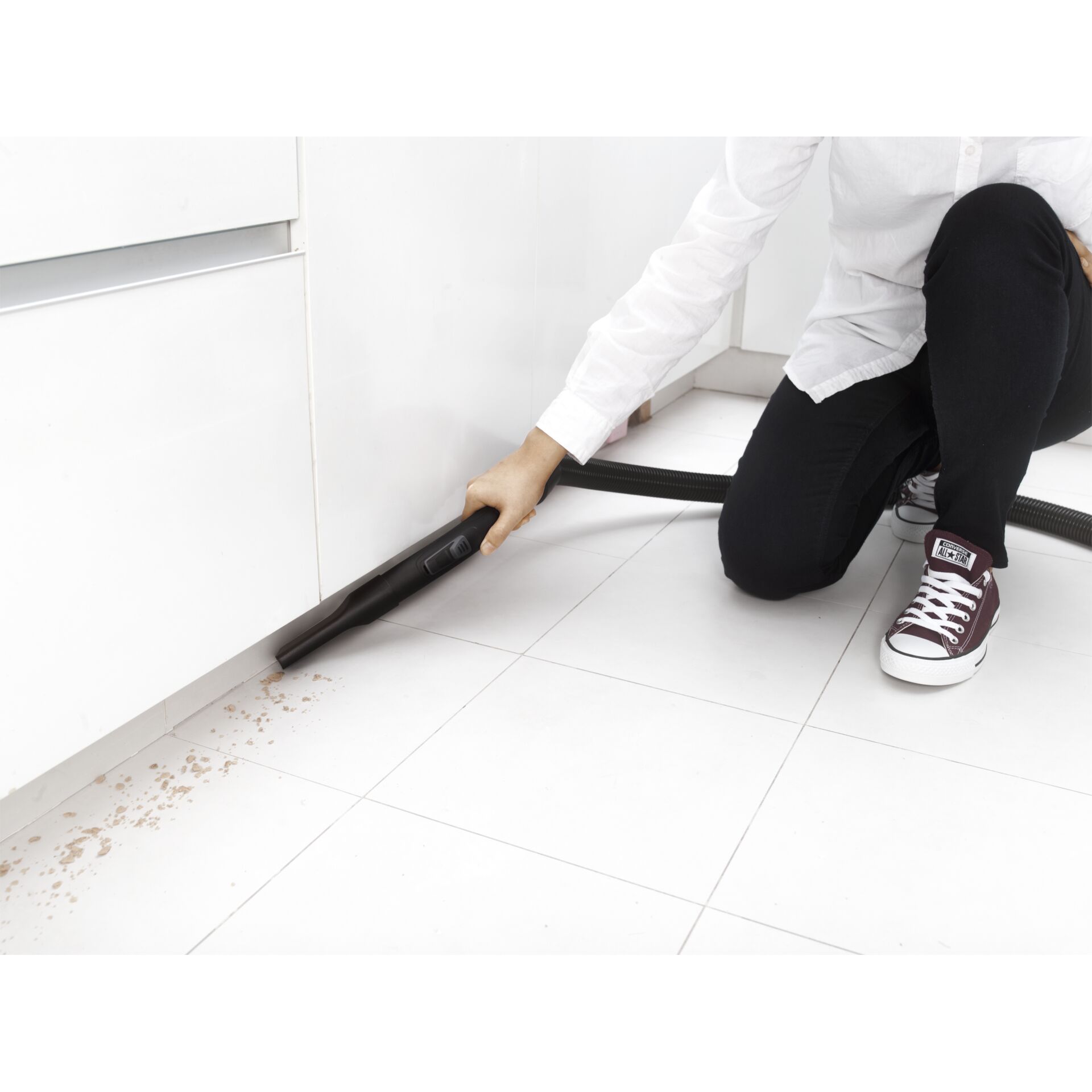 Schuhwerk, Schuh, Sneaker, Fußboden, Innenarchitektur