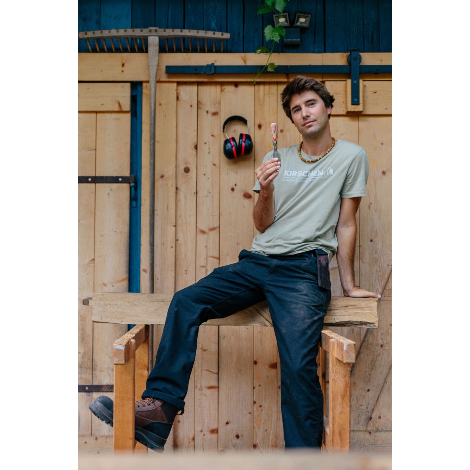 Person, Sitzen, Hosen, Innenarchitektur, Jeanshose