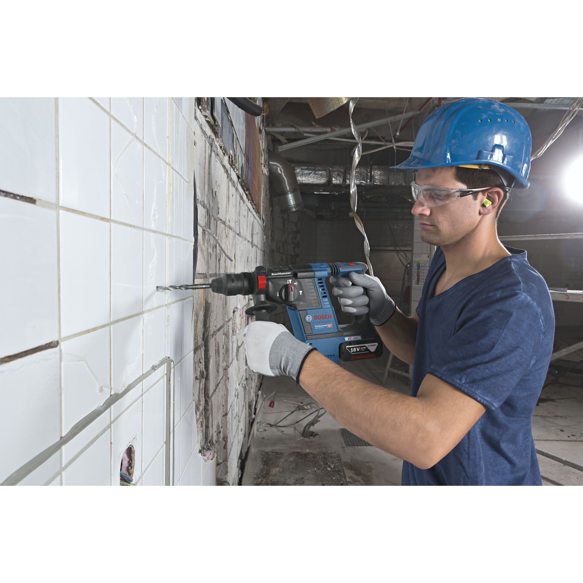 Person, Arbeiter, Elektrische Bohrmaschine, Werkzeug, Handschuh