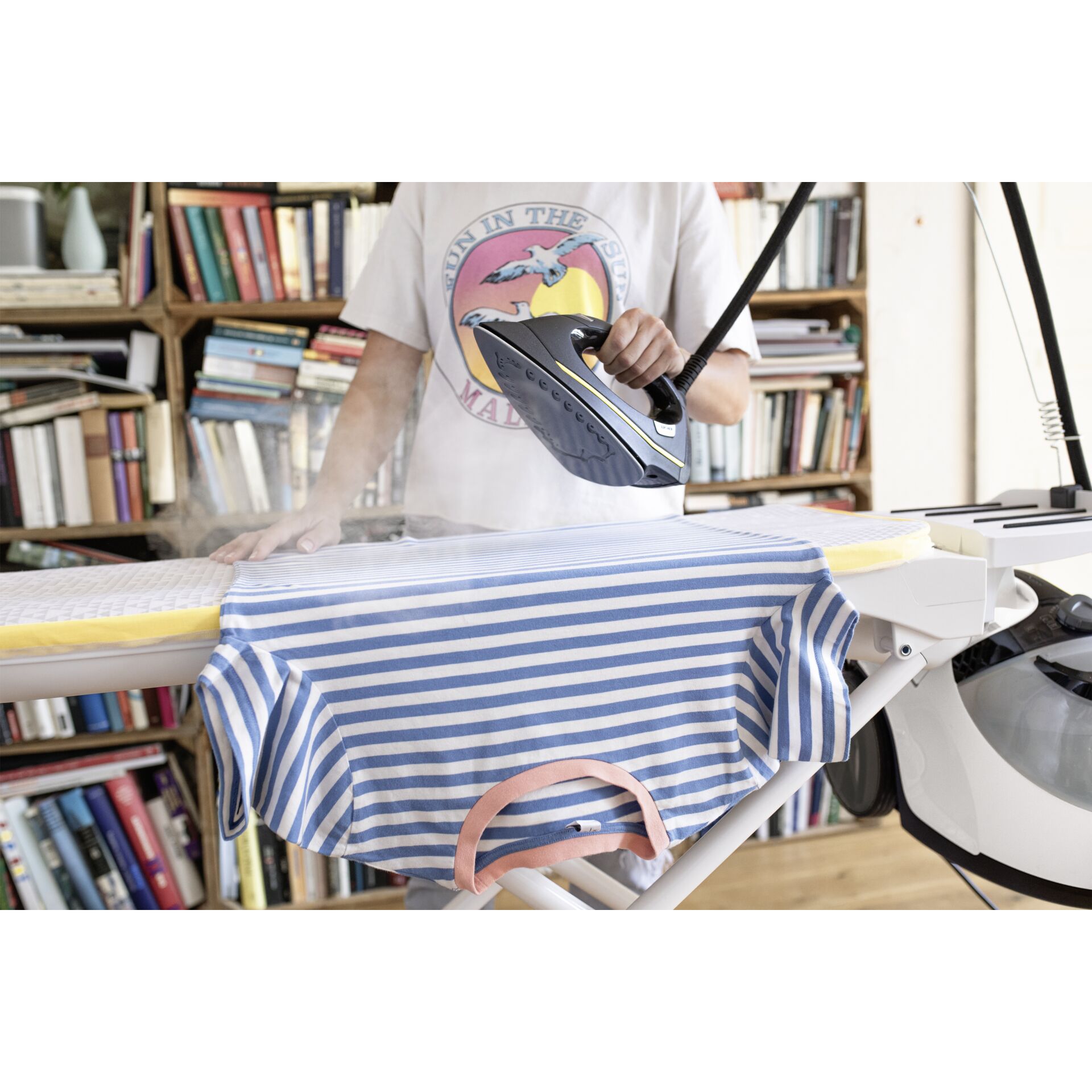 Drinnen, Innenarchitektur, Person, Mobiliar, Tabelle