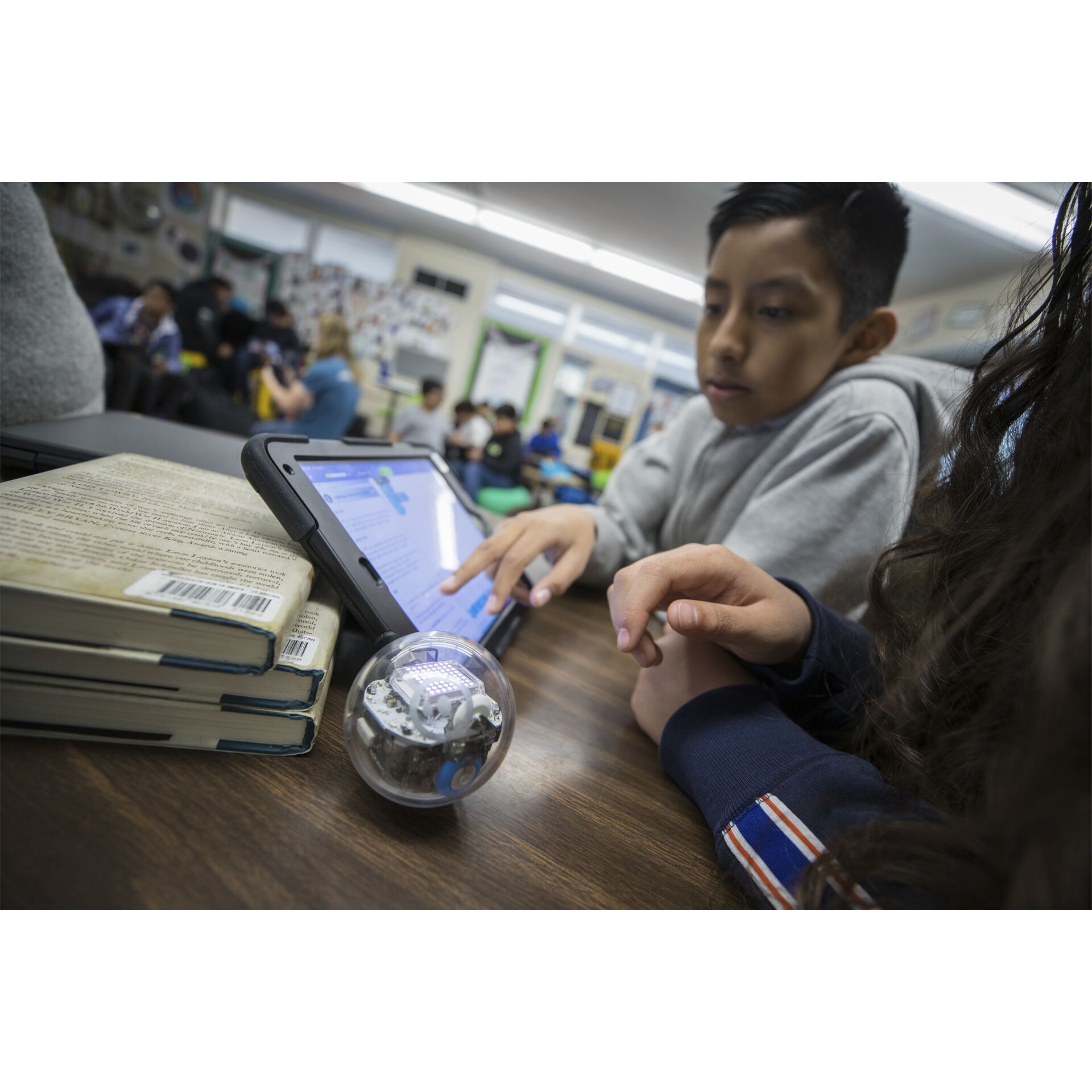 Tabelle, Computer, Person, Computerausrüstung, Gesicht