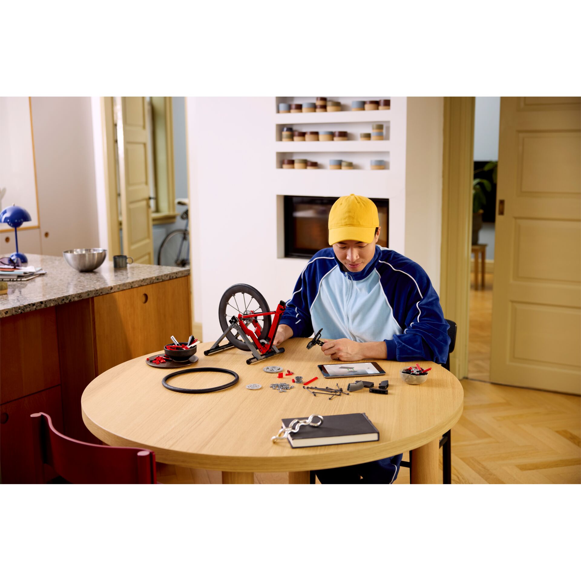 Fahrradteil, Montage/Workshop, Kleinteile, Schrauben/Muttern, Laptop/Tablet