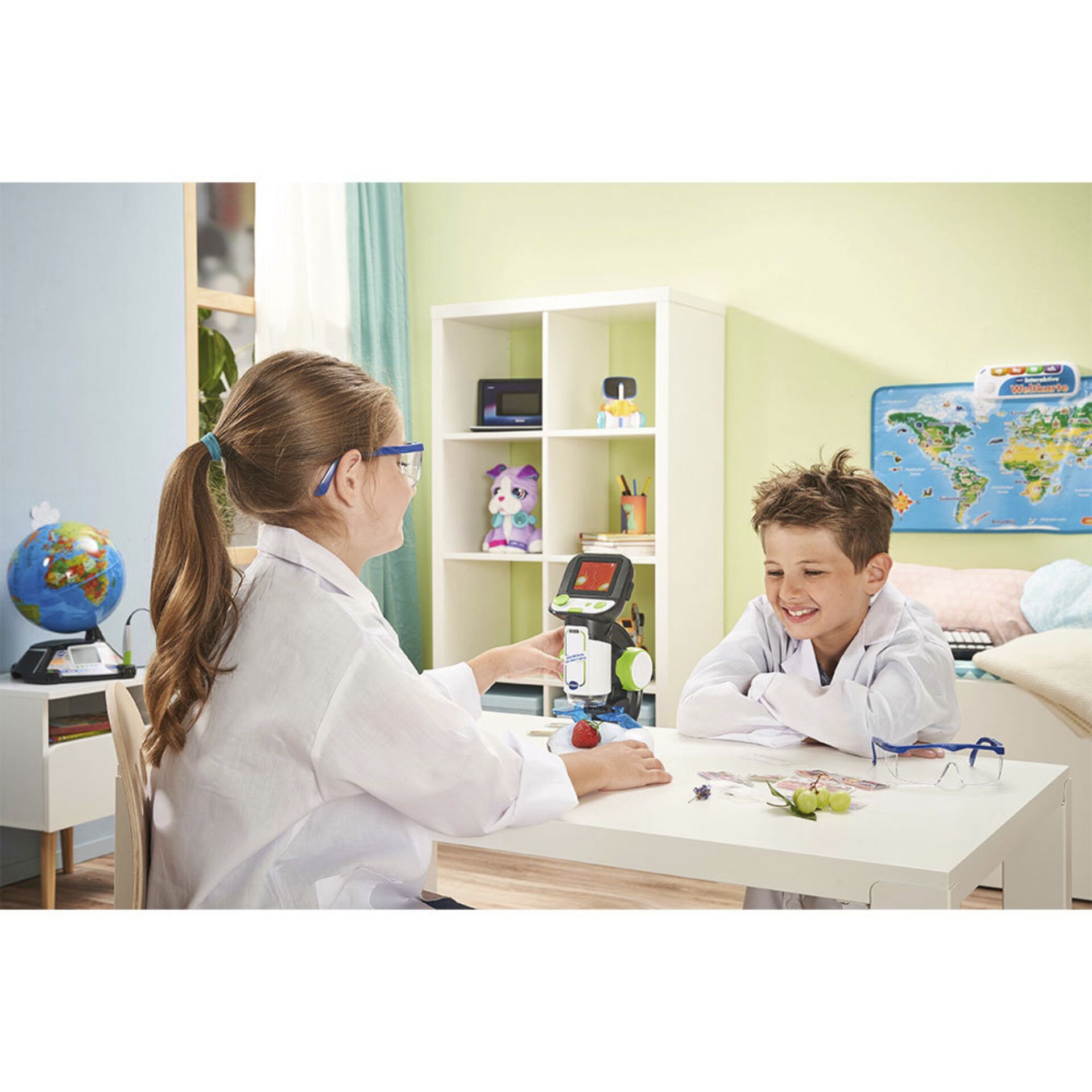 Person, Mobiliar, Tabelle, Kleidung, Mantel