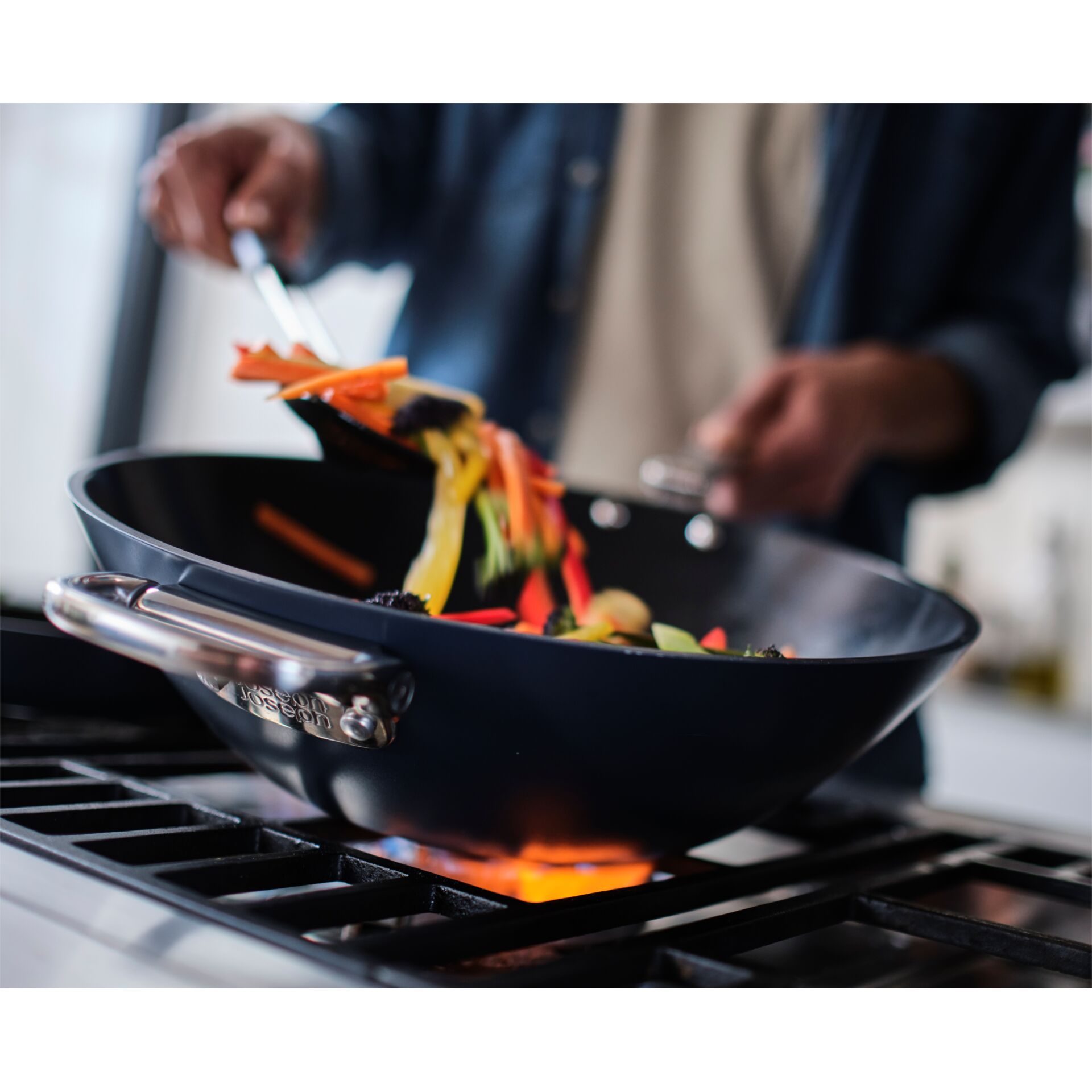 Kochtopf, Kochgeschirr, Bratpfanne, Kochfeld, Person