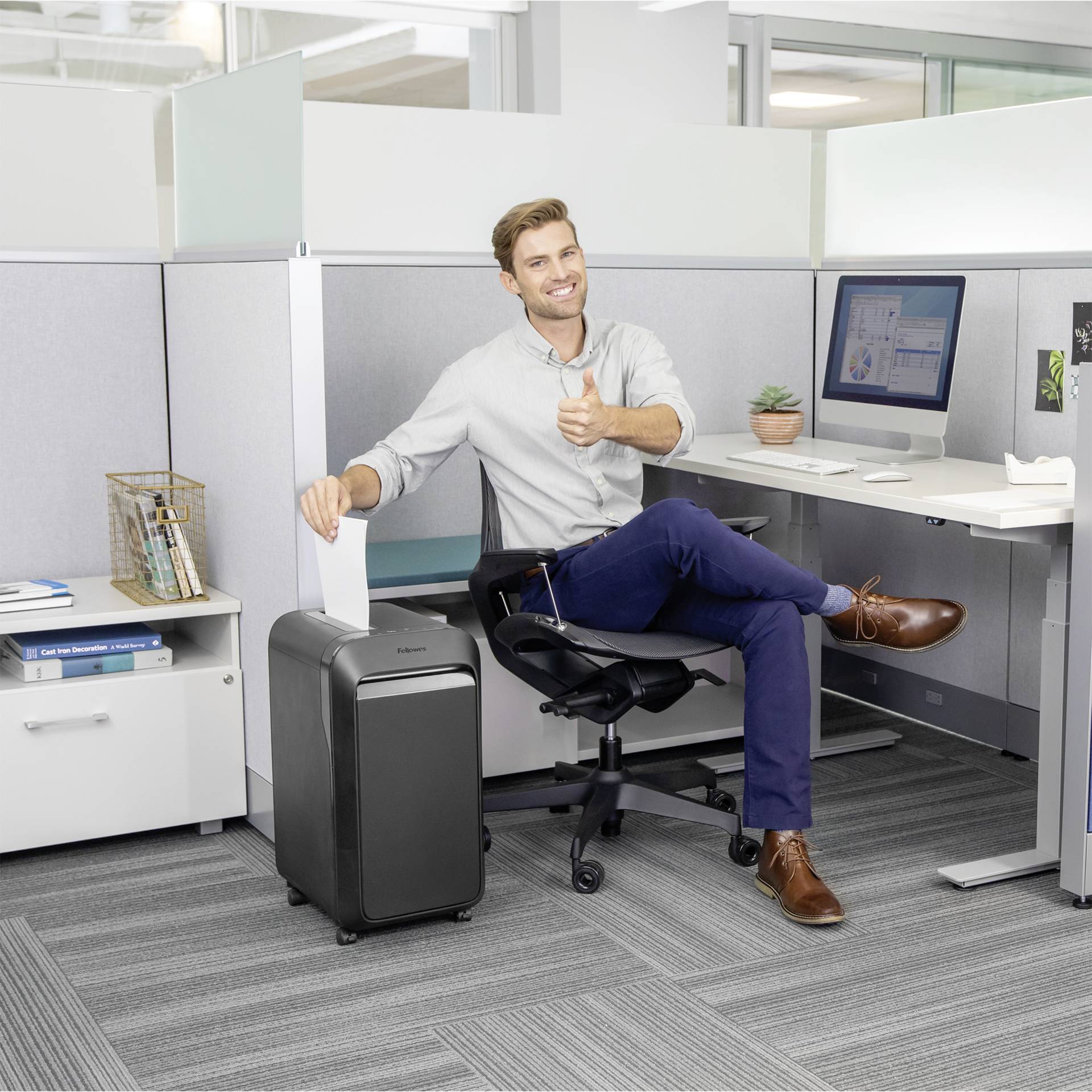 Moebel, Stuhl, Drinnen, Person, Sitzen