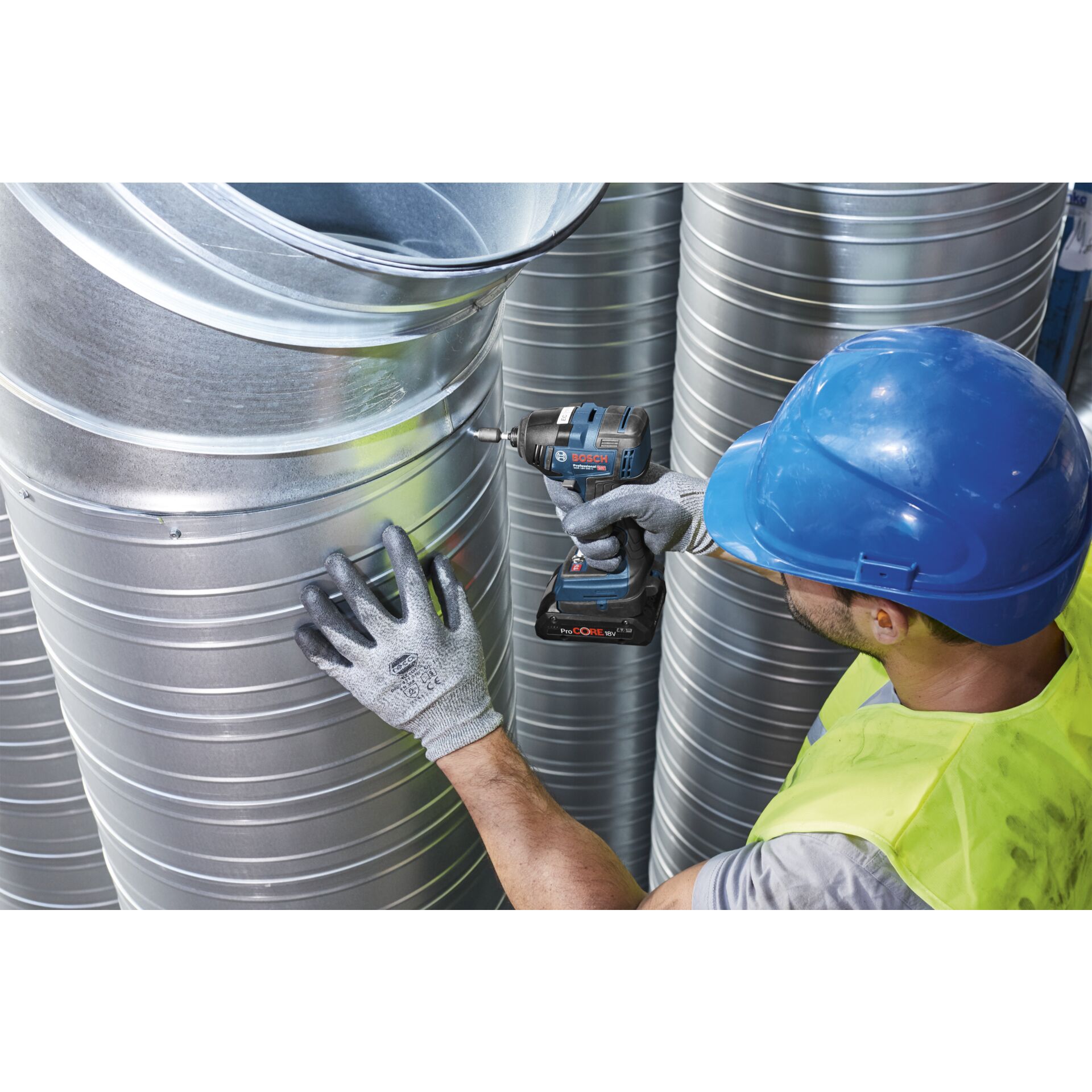 Person, Arbeiter, Schutzhelm, Handschuh, Elektrische Bohrmaschine