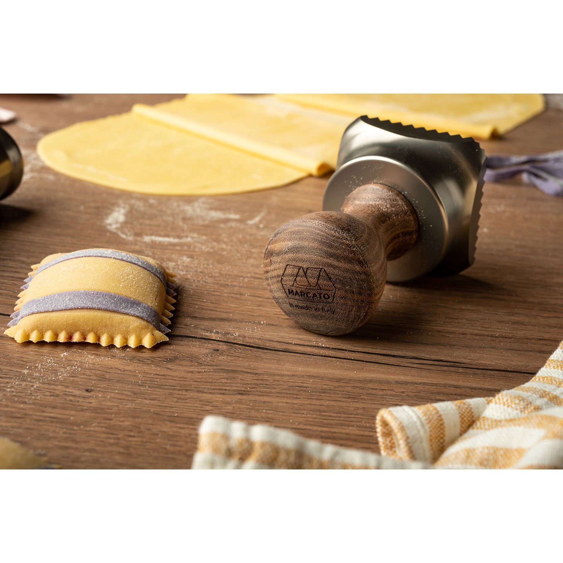 Beleuchtung, Pasta cutter, Mold stamp, Wooden handle, Dried pasta sheets, Ravioli mold