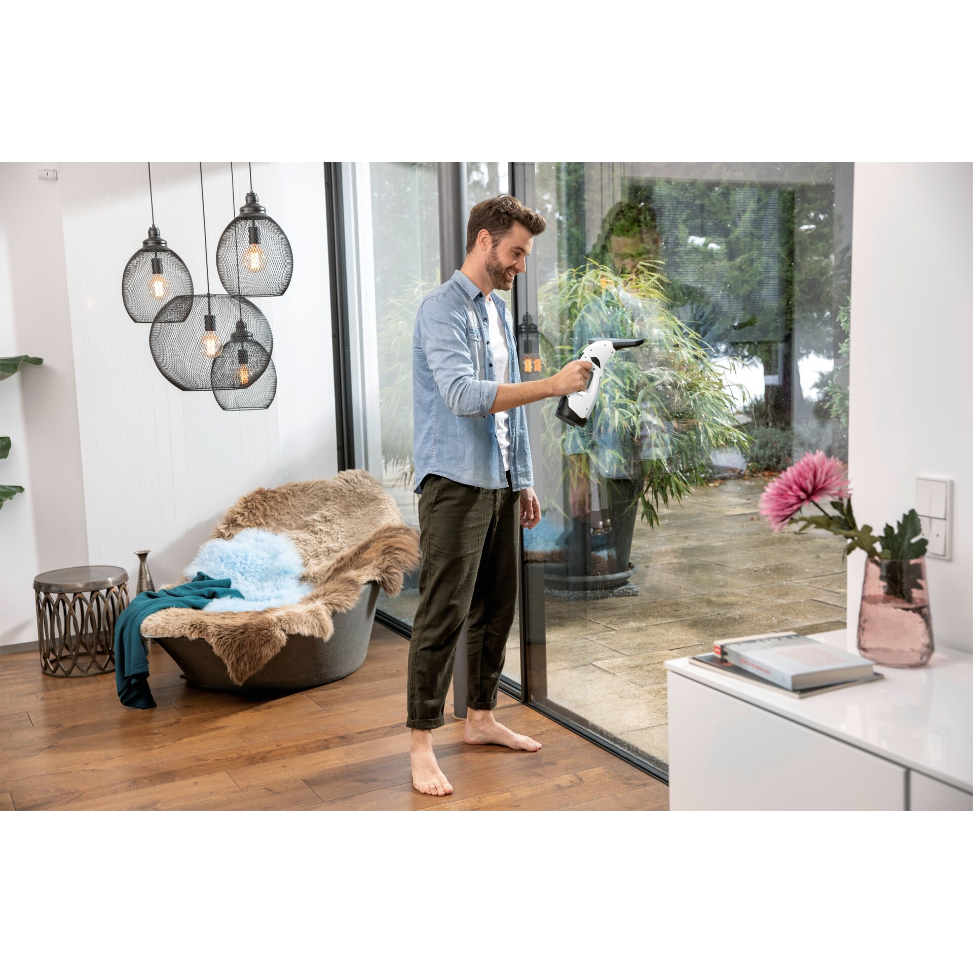 Innenarchitektur, Pflanze im Topf, Tabelle, Person, Lampe