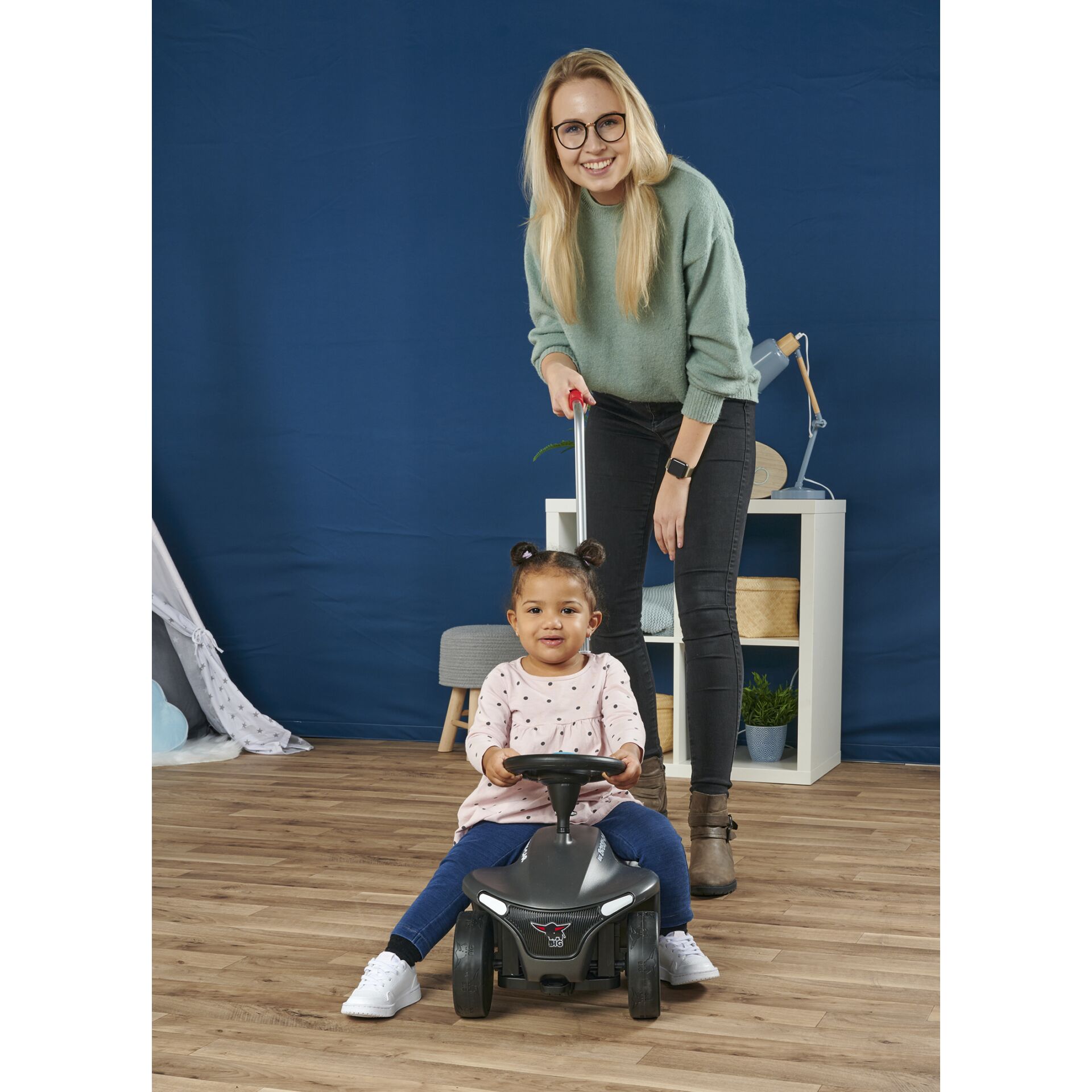 Hosen, Photographie, Portrait, Holz, Innenarchitektur