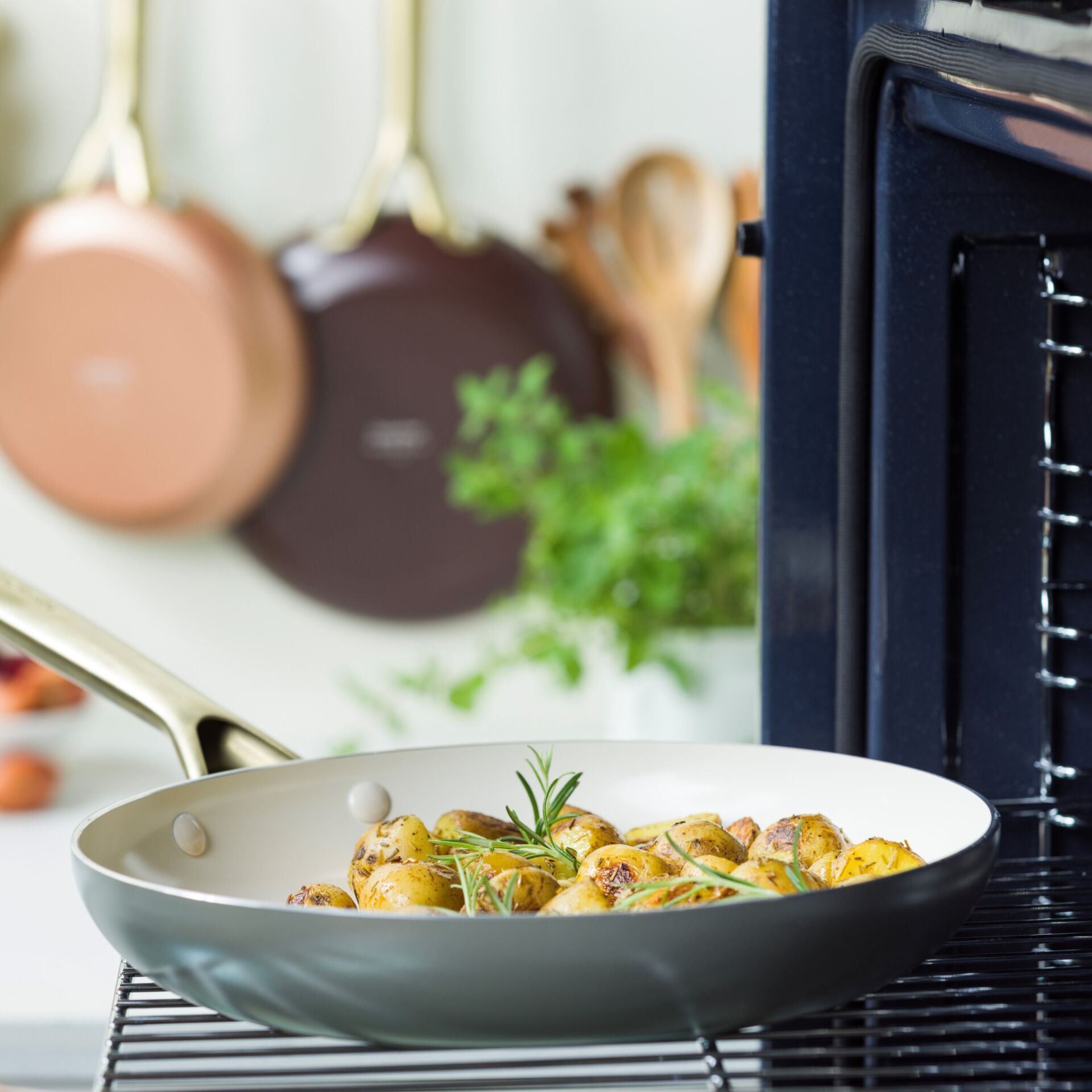 Pfannen, Kartoffeln, Röstkartoffeln, Rosmarin, Küche