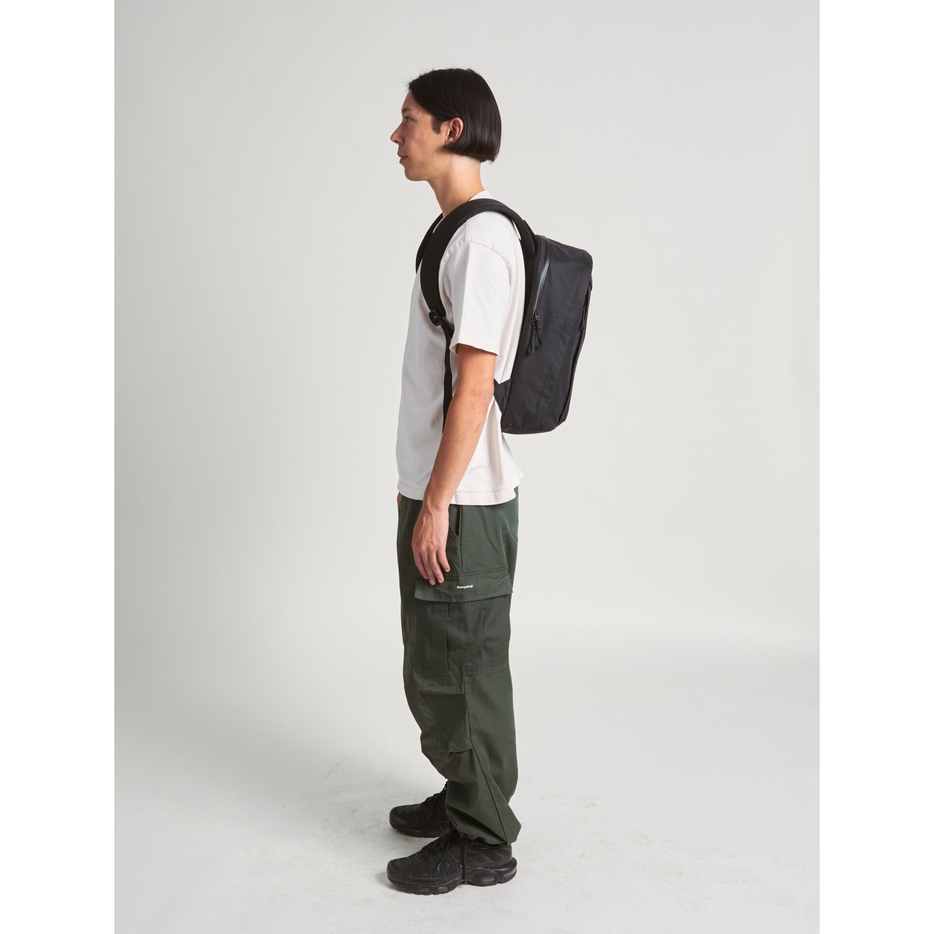 Tasche, Rucksack, Person, Kleidung, Hosen