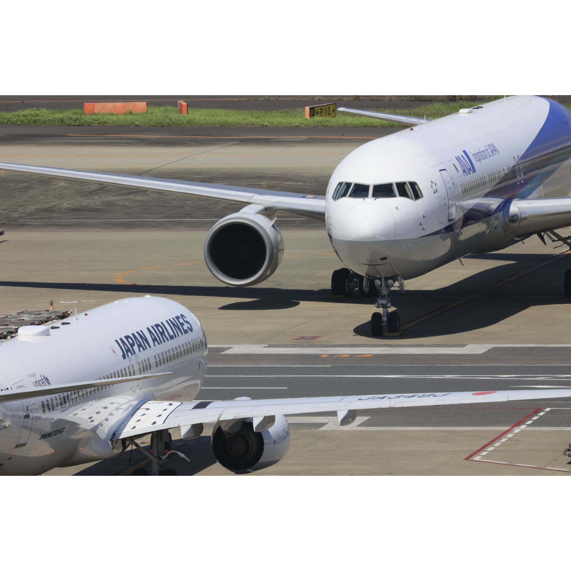 Flugzeug, Verkehrsflugzeug, Flughafen, Flugplatz