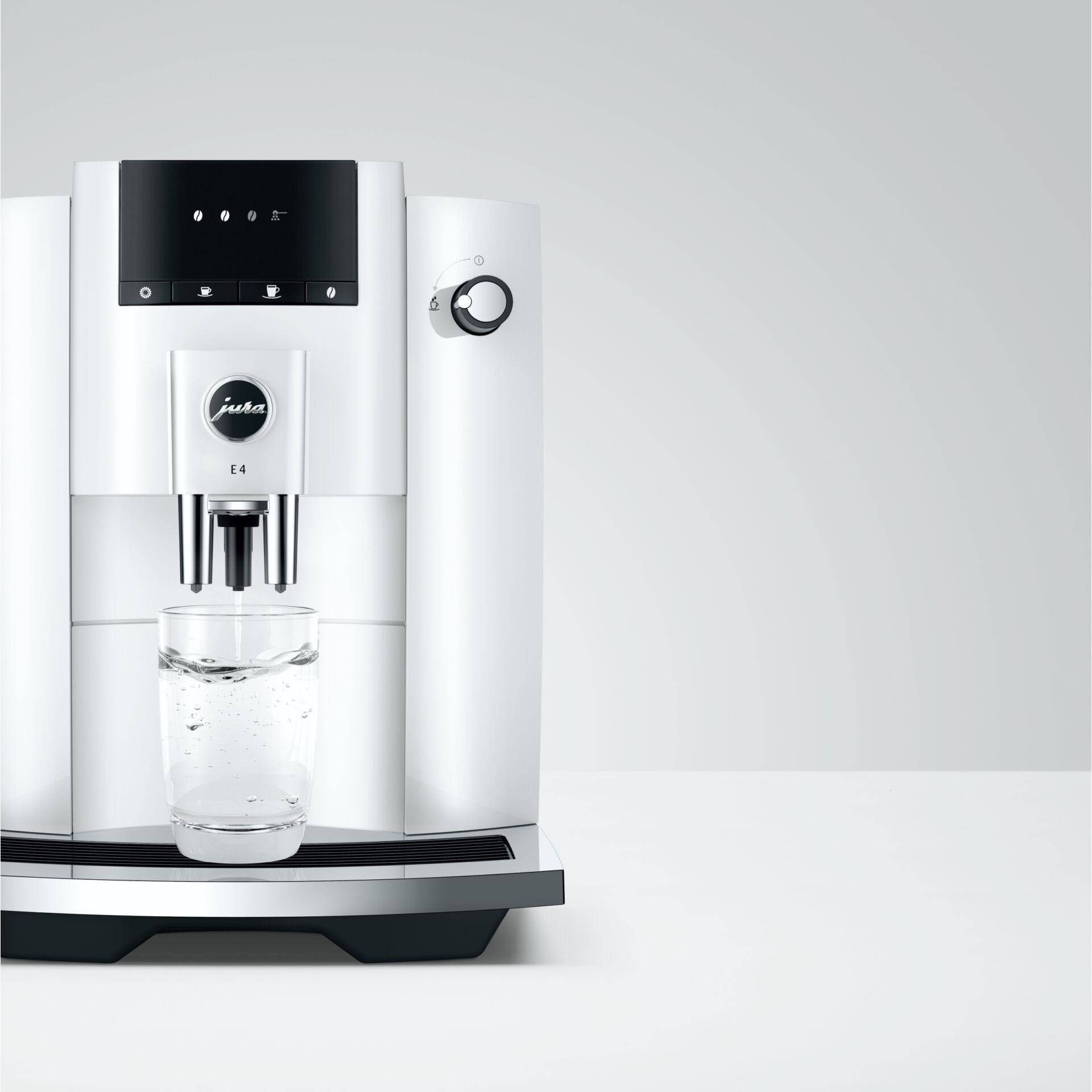 Kaffeemaschine, Espressomaschine, weißes Gerät, Glas Wasser, integrierter Grinder