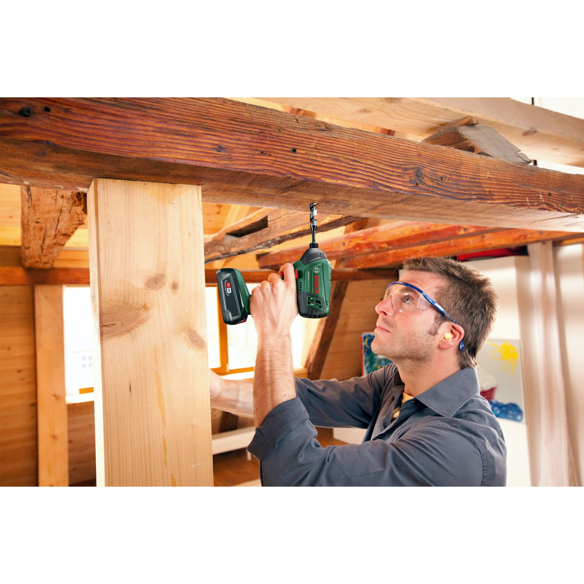 Drinnen, Innenarchitektur, Holz, Elektrische Bohrmaschine, Gebeiztes Holz