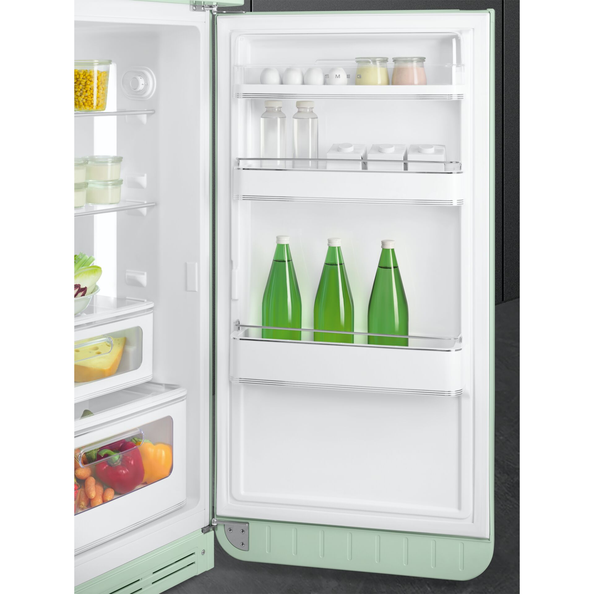 Kühlschrank, Kühlschranktür, Glasflaschen, Flaschen, Lebensmittel