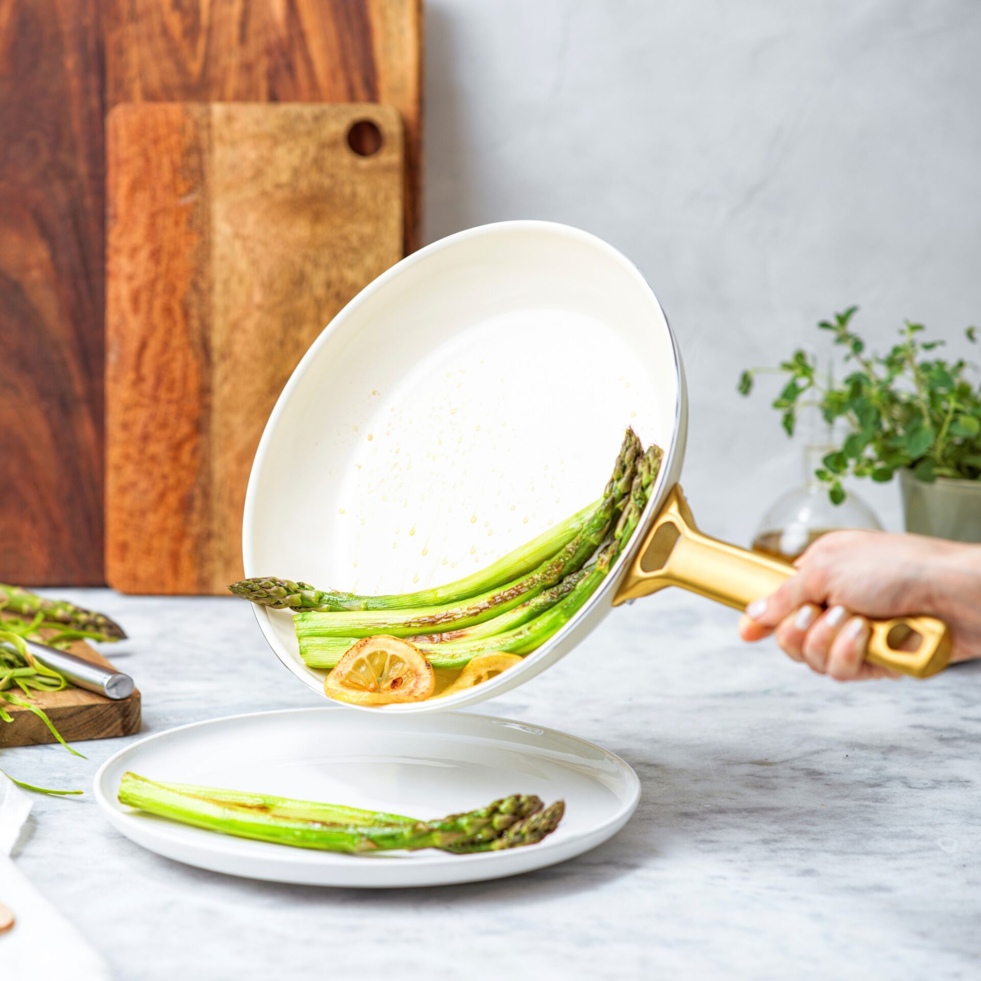 grüner spargel, spargel, pfanne, zubehör, küchenware