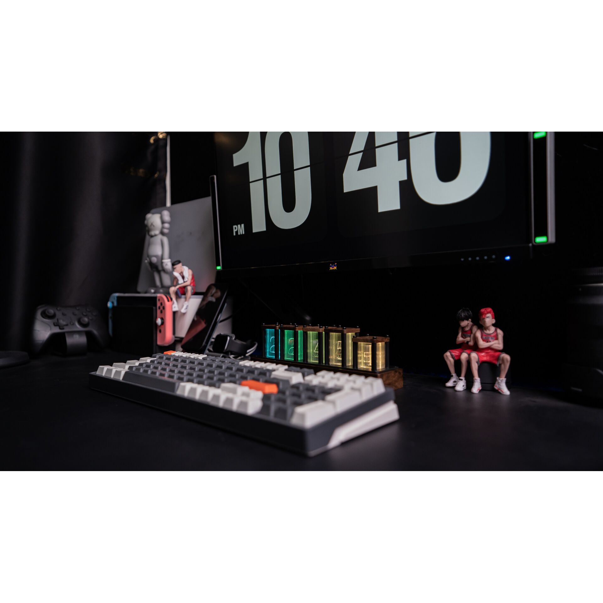 Computerausrüstung, Überwachen, Bildschirm, Computer-Tastatur, Person, Computerausrüstung, Überwachen, Bildschirm, Computer-Tastatur, Person