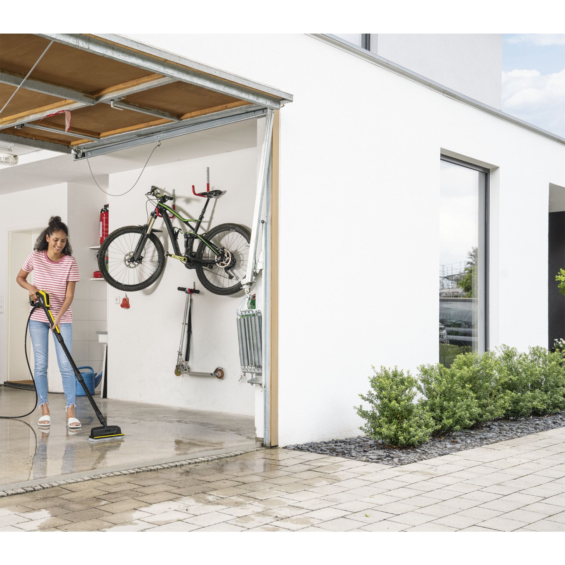 Drinnen, Innenarchitektur, Fahrrad, Person, Garage
