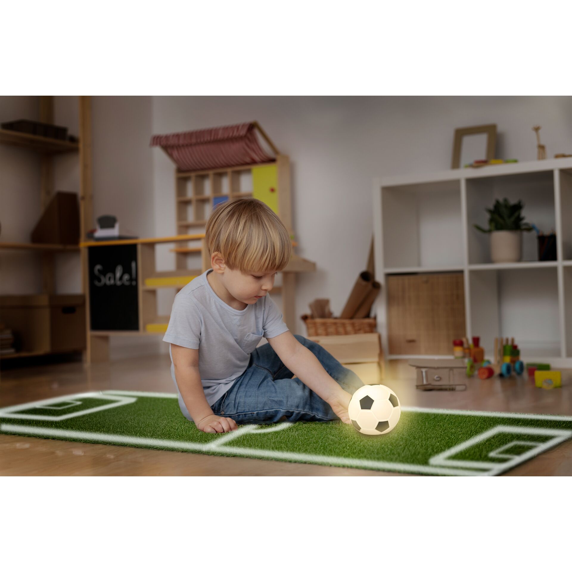 Spielzeug, Kunststoffball, Fußball, Kleiner Junge, Spielmatte