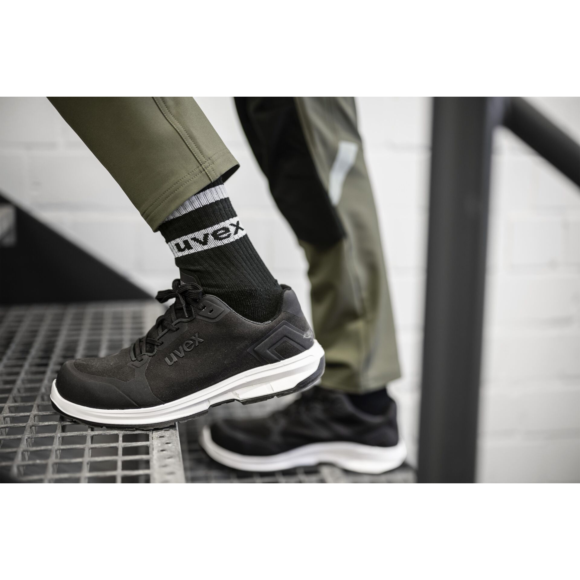 Bekleidung, Schuhwerk, Schuh, Sneaker, Person