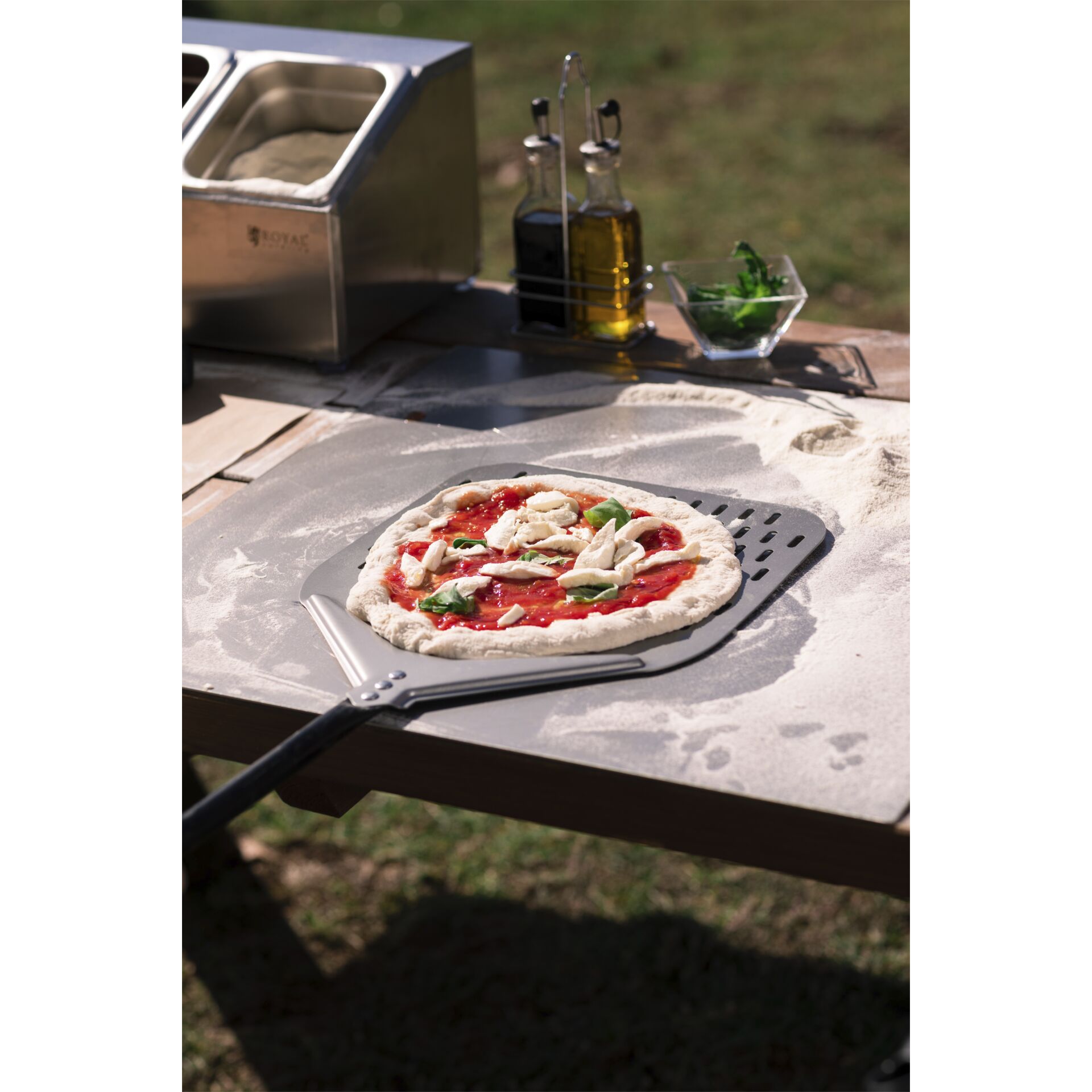 Tabelle, Pizza, Besteck, Präsentation des Essens, Glas