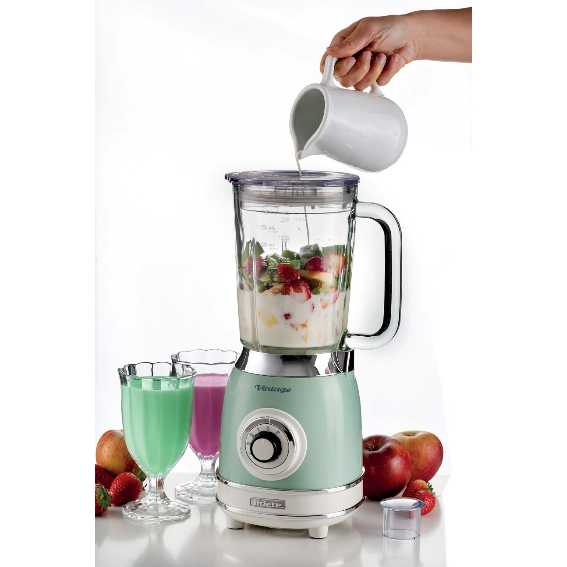 Gerät, Elektrisches Gerät, Mischer, Stabmixer, Mixer, Blender, Glasbehälter, Fruchtmix, Grüne Farbe