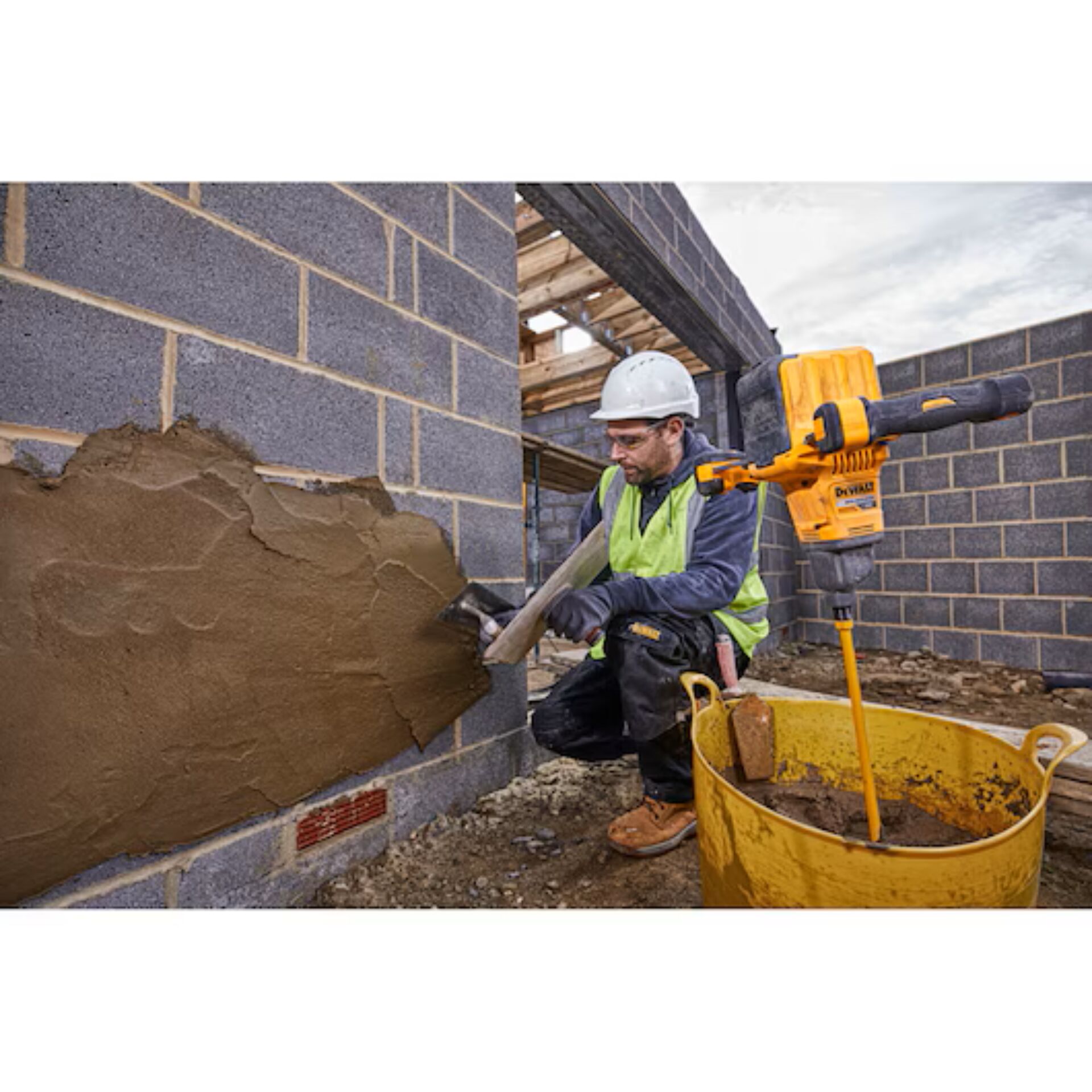 Baustelle, Mauerwerk, Kelle, Klebeband, Schubkarre