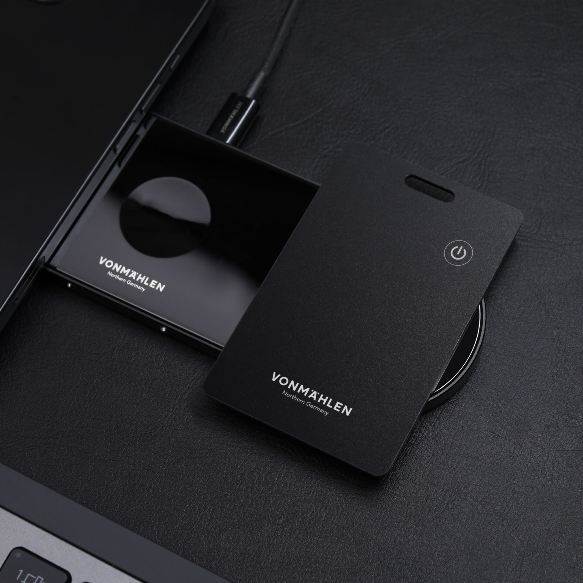 portable charger, power bank, wireless charger, black, Vonmählen