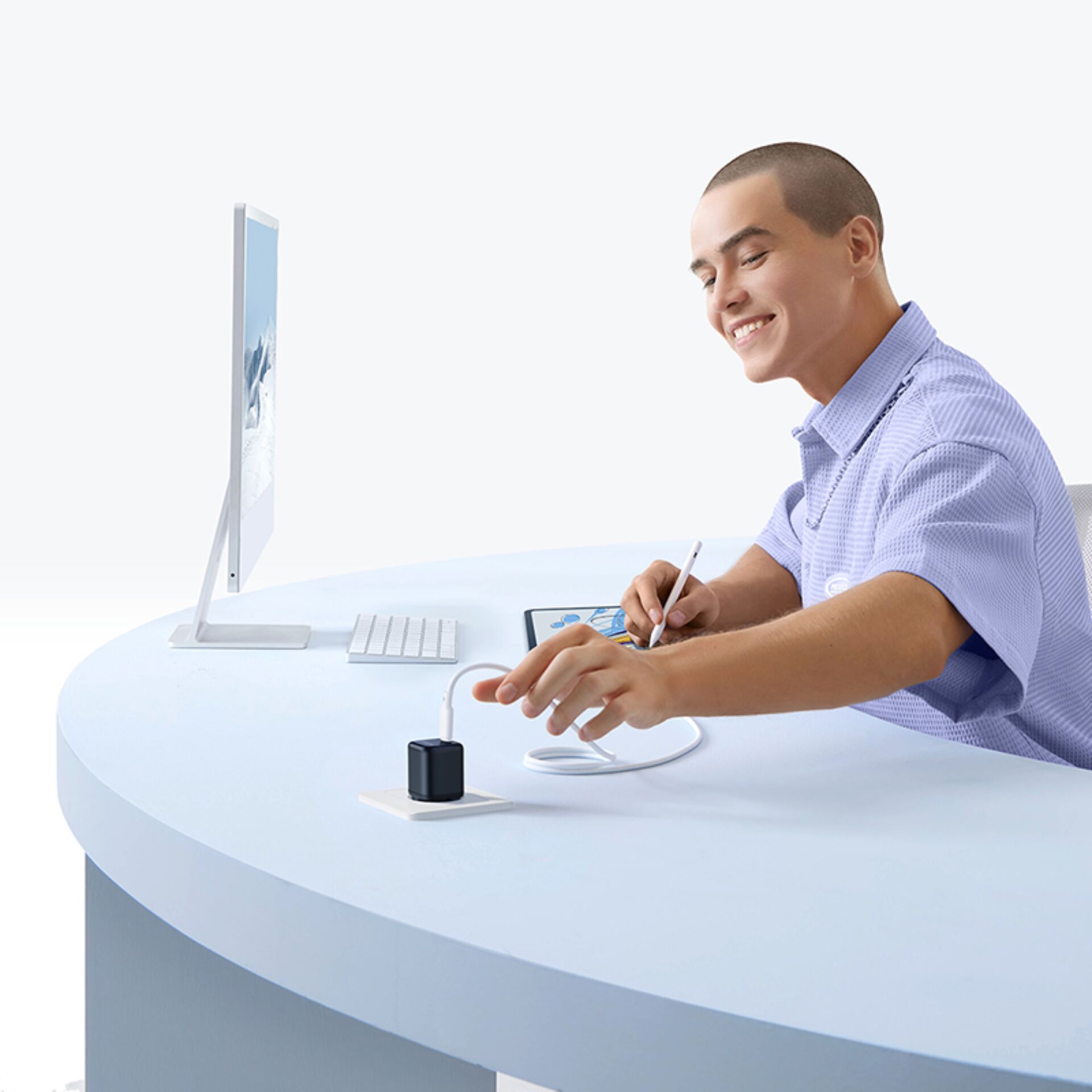 Person, Sitzend, Tisch, Computer-Tastatur, Schreibtisch