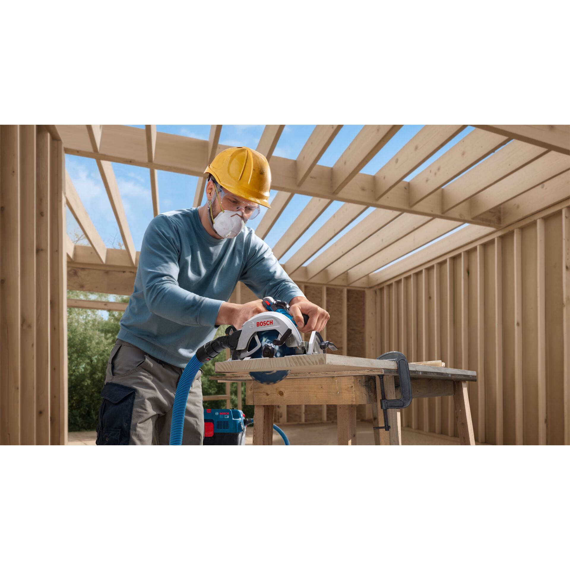 Bosch, Stichsäge, Baustelle, Holzarbeiten, Schutzbrille