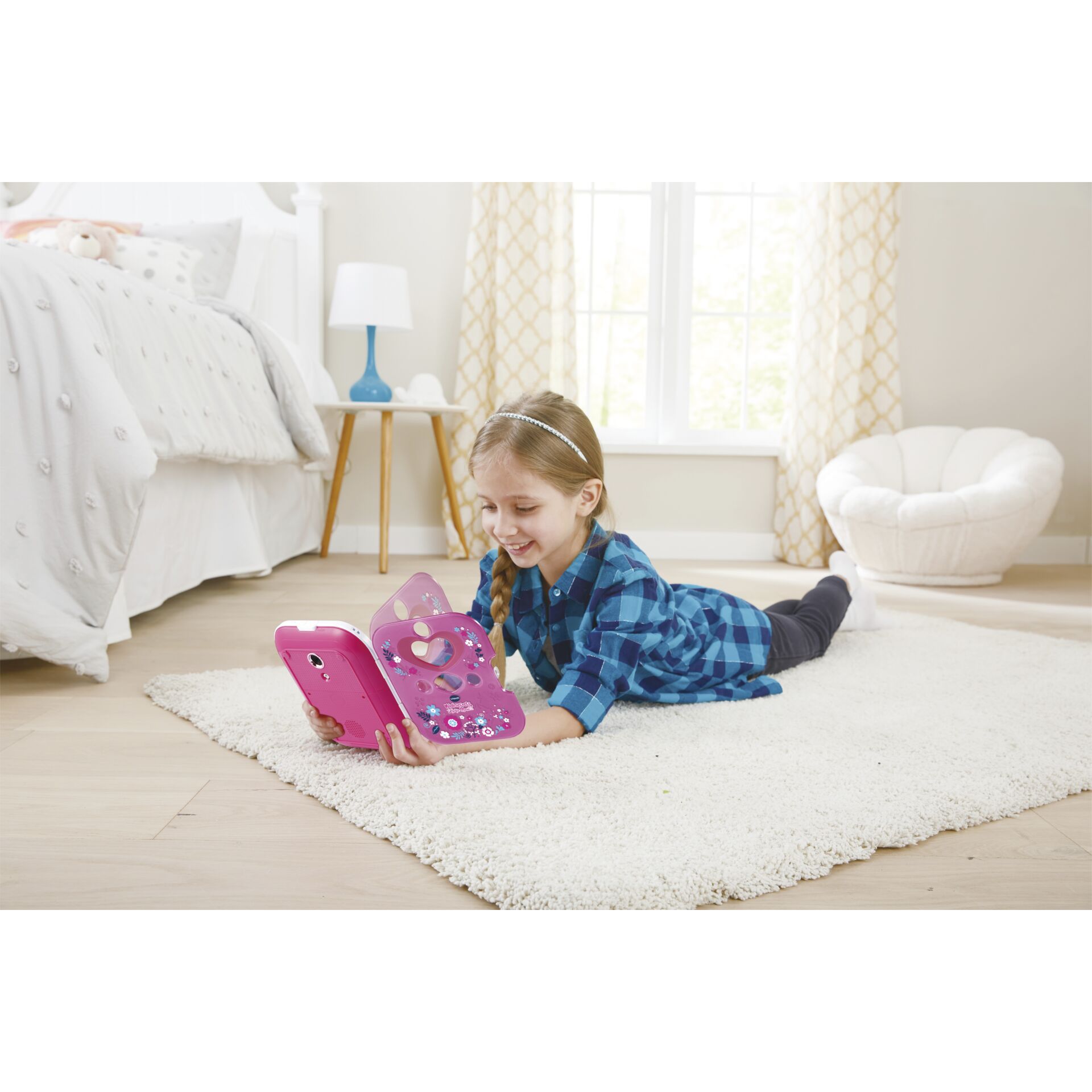 Dekoration für Zuhause, Kissen, Teppich, Kind, Person