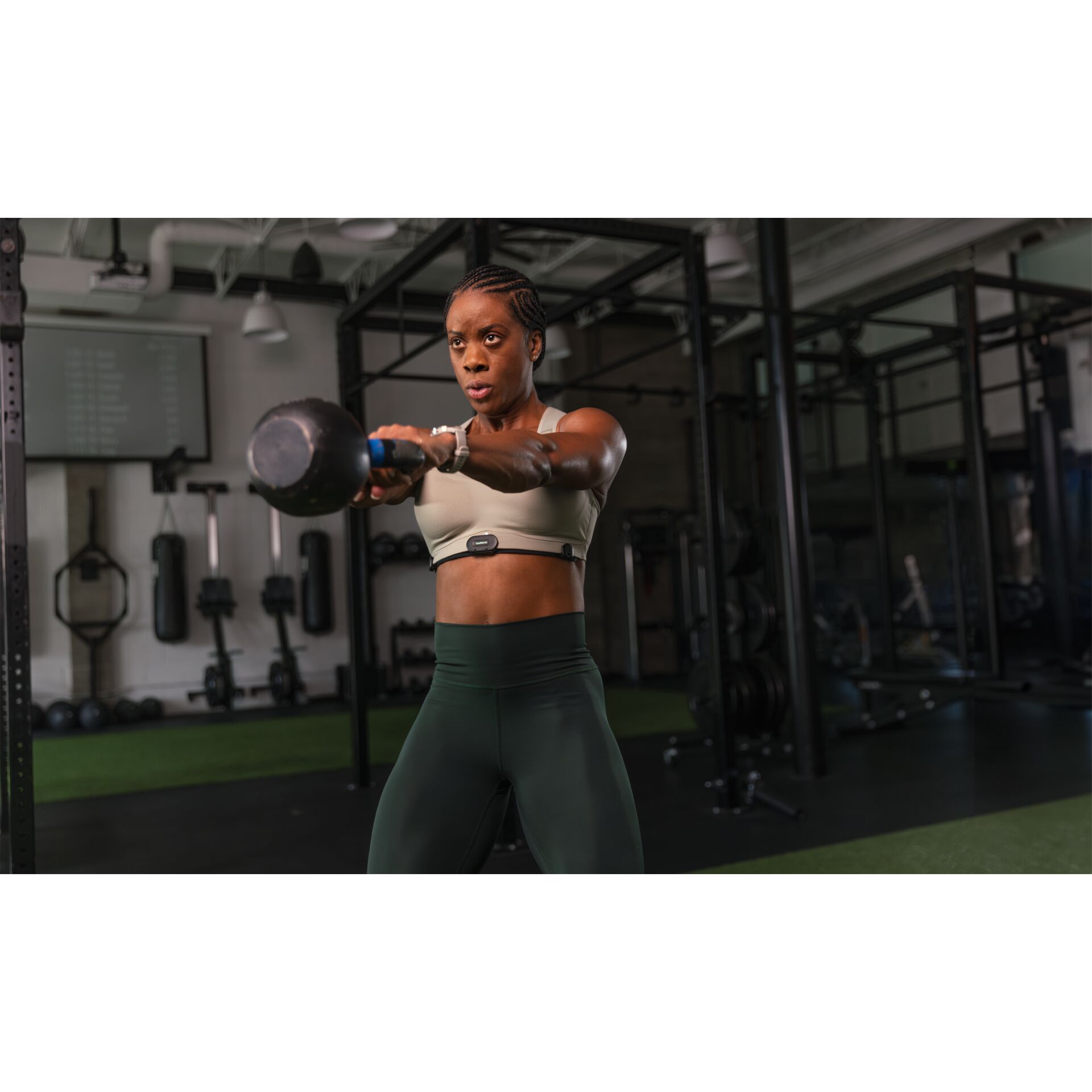 Bizeps-Locken, Fitnessstudio, Gewichte im Fitnessstudio, Sport, Trainieren