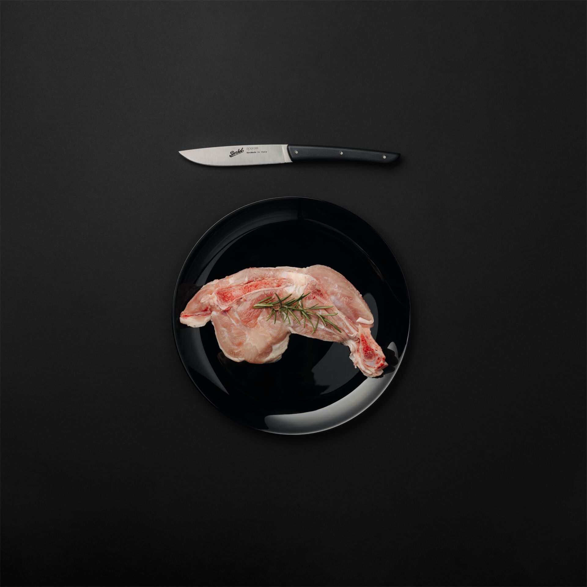 Hähnchenkeule, Hähnchenkeule, Hähnchen, Rohfleisch, Rosmarin