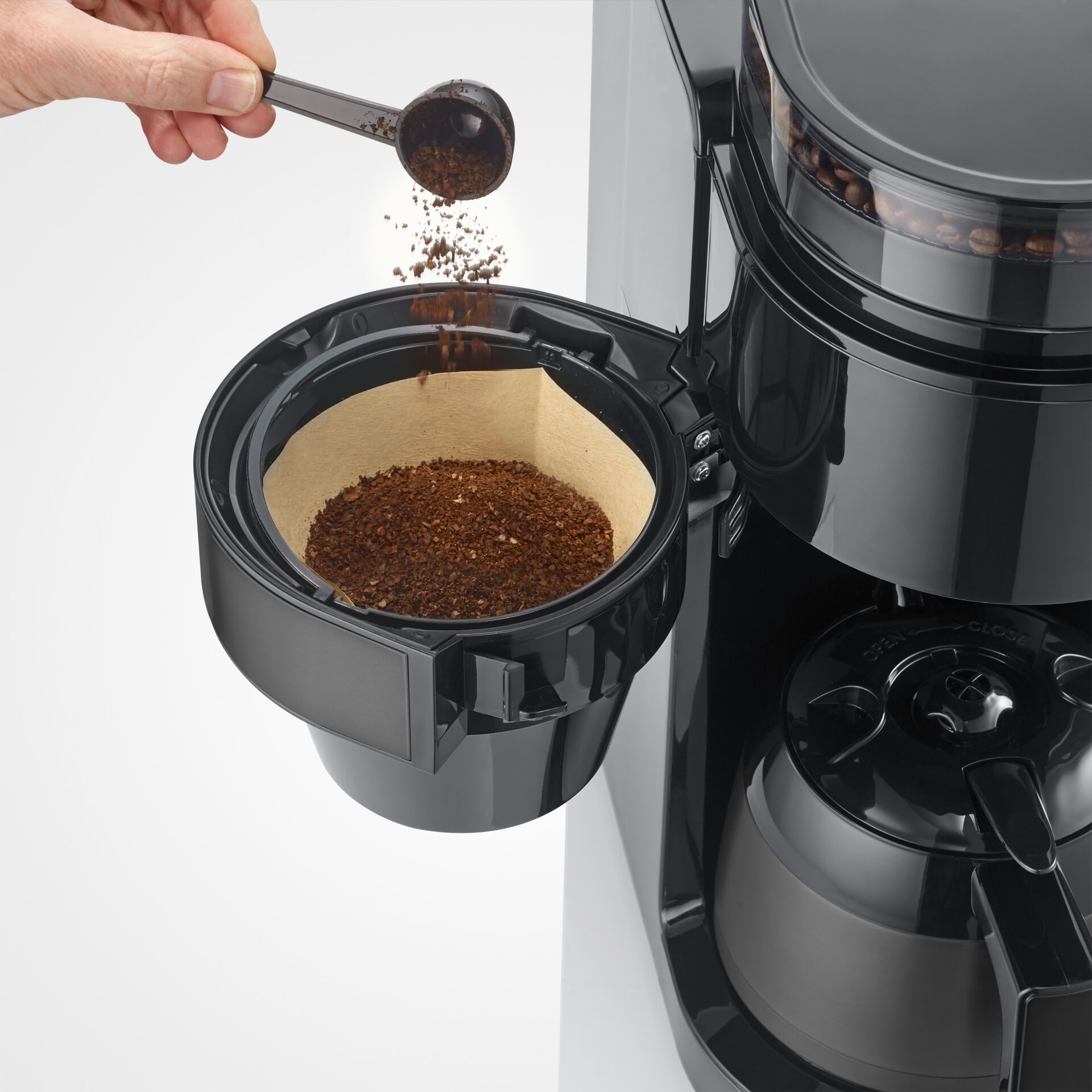 Kaffeemaschine, Kaffeegrinder, Filterkaffee, Kaffeezubereitung, Kaffeepulver